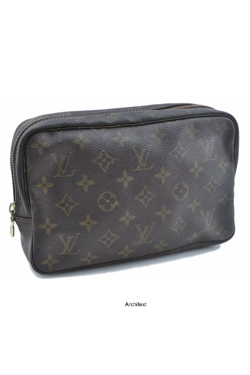 Louis Vuitton Monogram Pouch Bag Size ONE SIZE - 1 Thumbnail