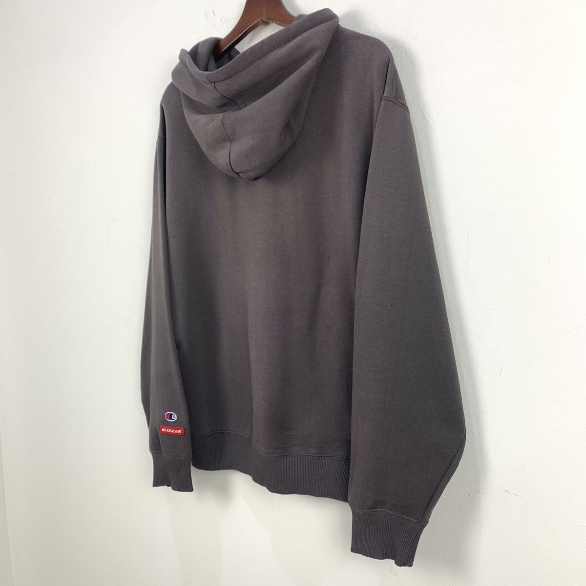 Champion × Vintage 90s CHAMPION BLIZZAK USA Spellout Pullover Hoodie Sweater Size US XL / EU 56 / 4 - 15 Thumbnail