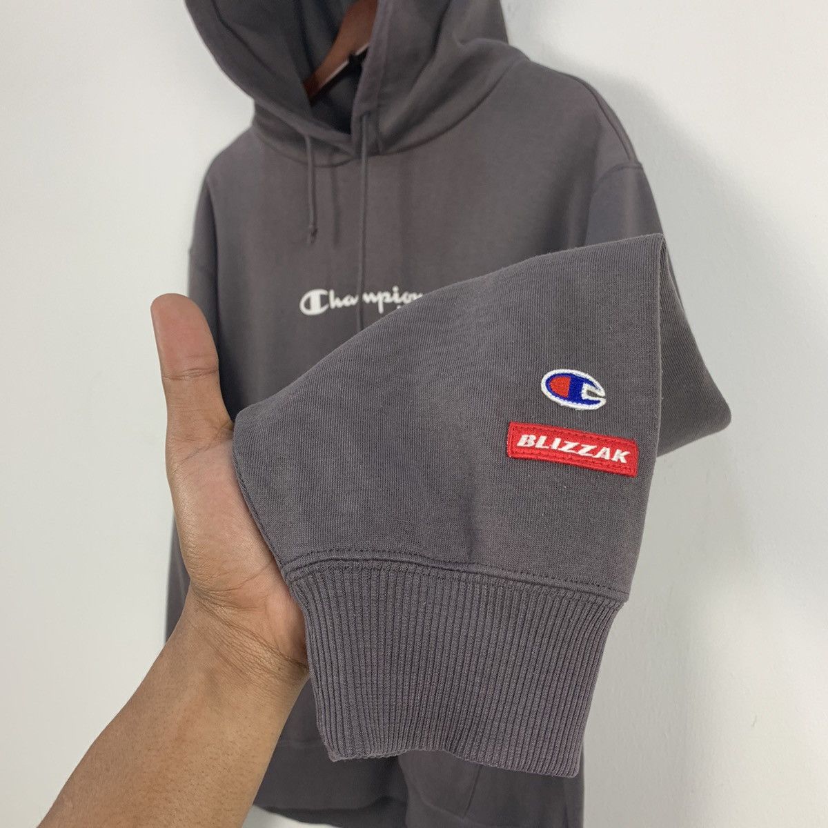 Champion × Vintage 90s CHAMPION BLIZZAK USA Spellout Pullover Hoodie Sweater Size US XL / EU 56 / 4 - 11 Thumbnail