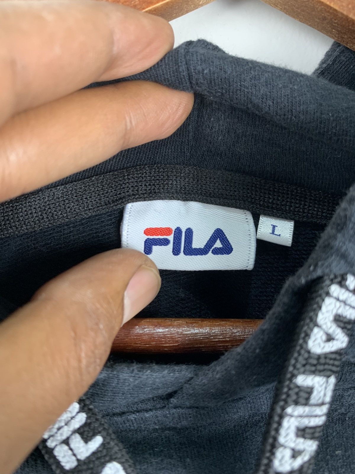 Fila FILA Box Logo Vntge Fade Centre Fashion Hype Hoodie Sweater Size US L / EU 52-54 / 3 - 11 Thumbnail