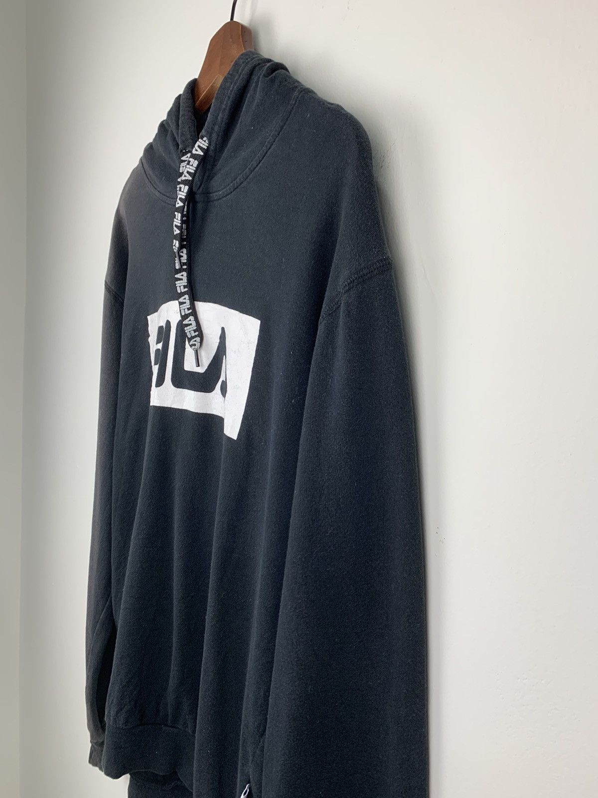 Fila FILA Box Logo Vntge Fade Centre Fashion Hype Hoodie Sweater Size US L / EU 52-54 / 3 - 8 Thumbnail