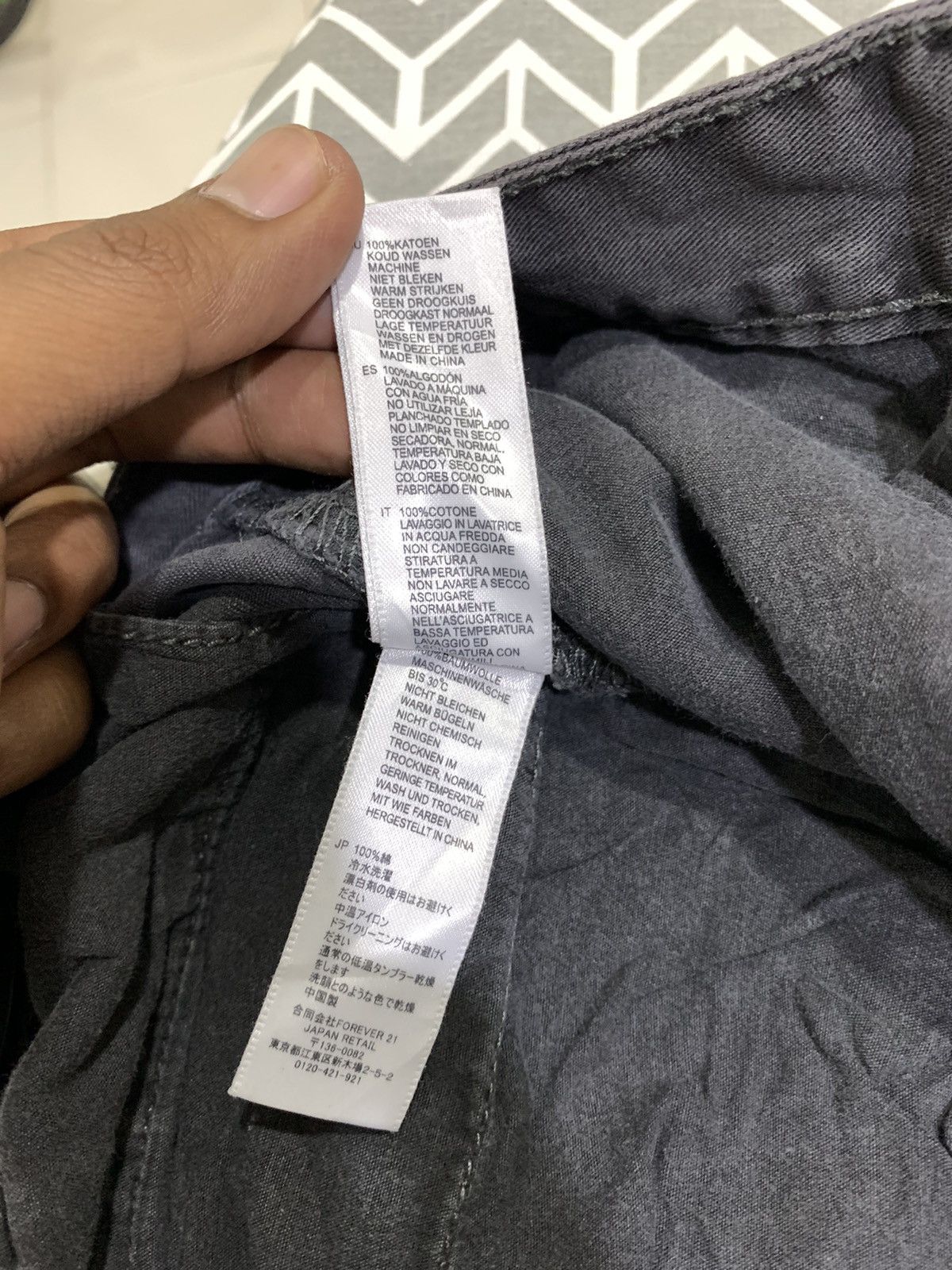 21 Men × Forever 21 × Seditionaries FOREVER 21 Slimfit Multipocket Tactical Utility Cargo Pant Size US 32 / EU 48 - 18 Thumbnail