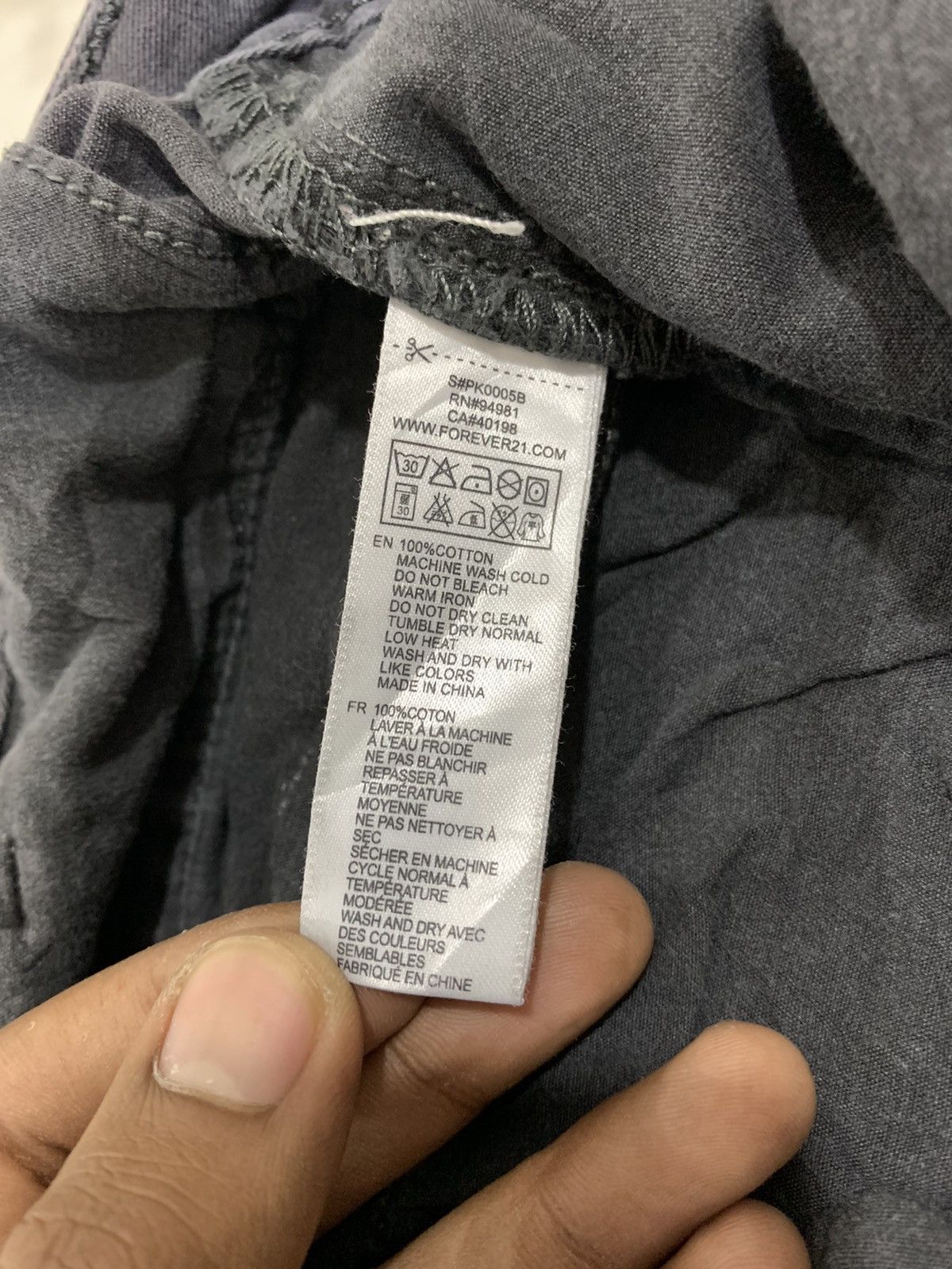 21 Men × Forever 21 × Seditionaries FOREVER 21 Slimfit Multipocket Tactical Utility Cargo Pant Size US 32 / EU 48 - 17 Thumbnail