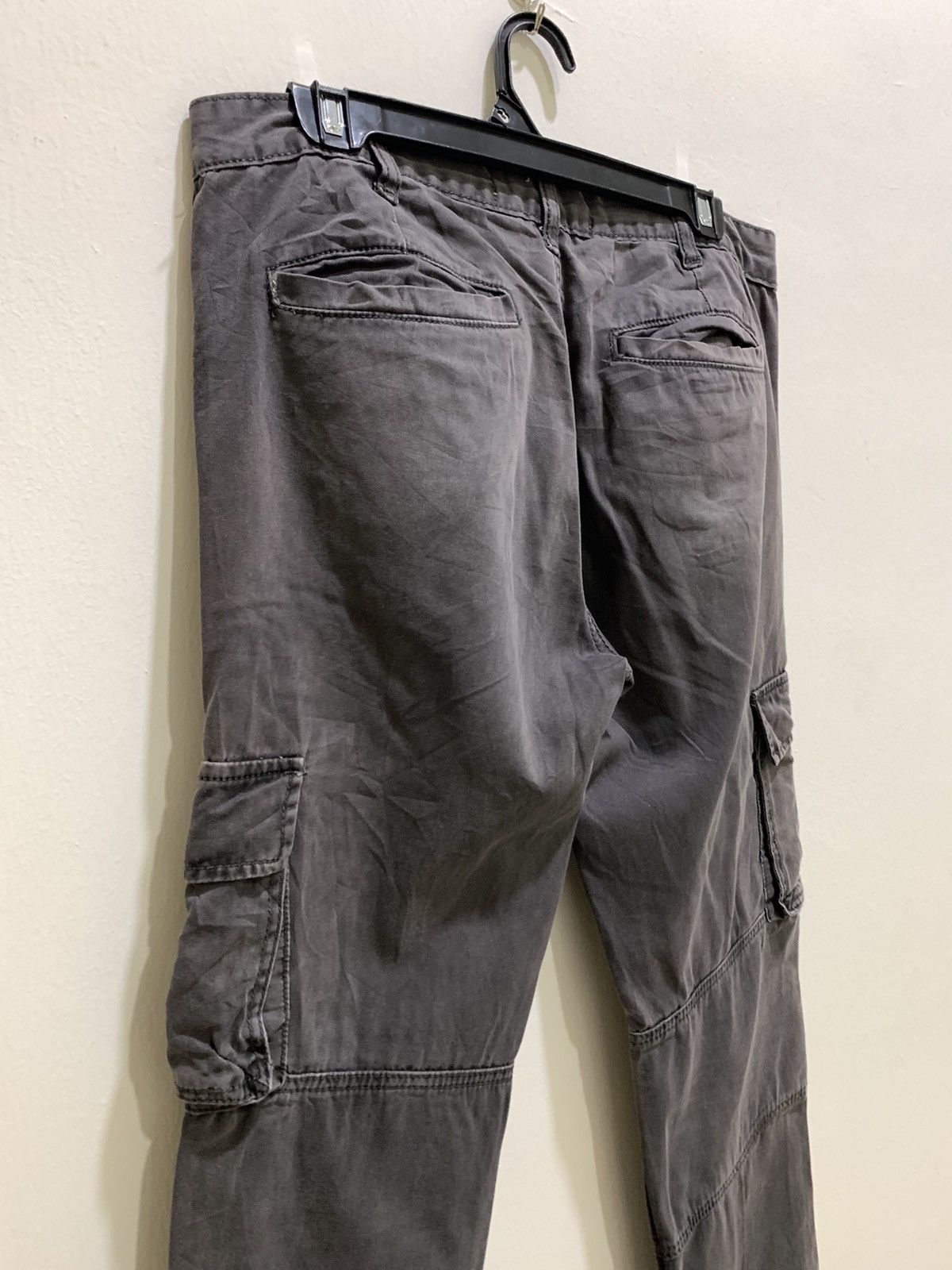 21 Men × Forever 21 × Seditionaries FOREVER 21 Slimfit Multipocket Tactical Utility Cargo Pant Size US 32 / EU 48 - 10 Thumbnail