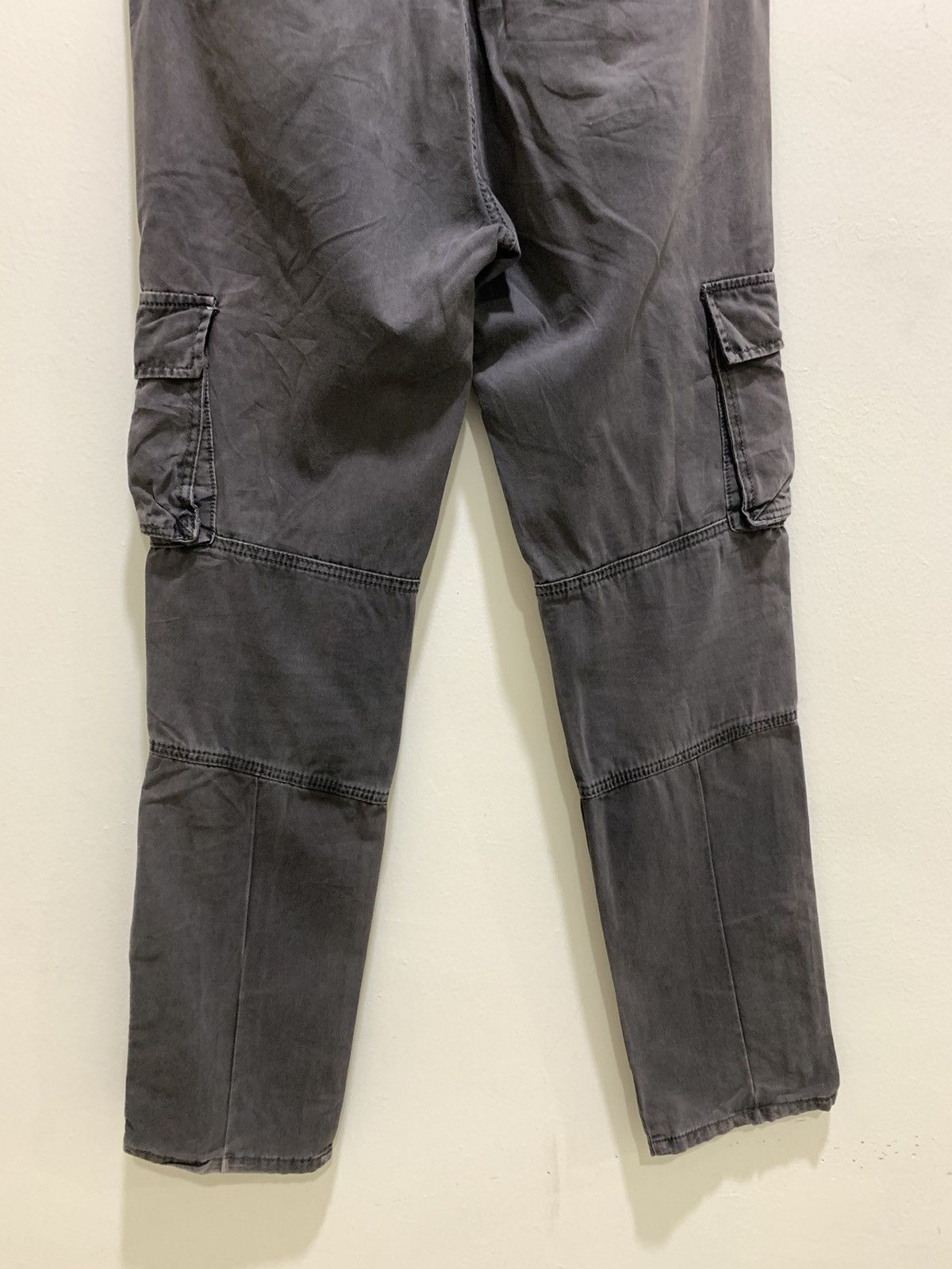 21 Men × Forever 21 × Seditionaries FOREVER 21 Slimfit Multipocket Tactical Utility Cargo Pant Size US 32 / EU 48 - 9 Thumbnail