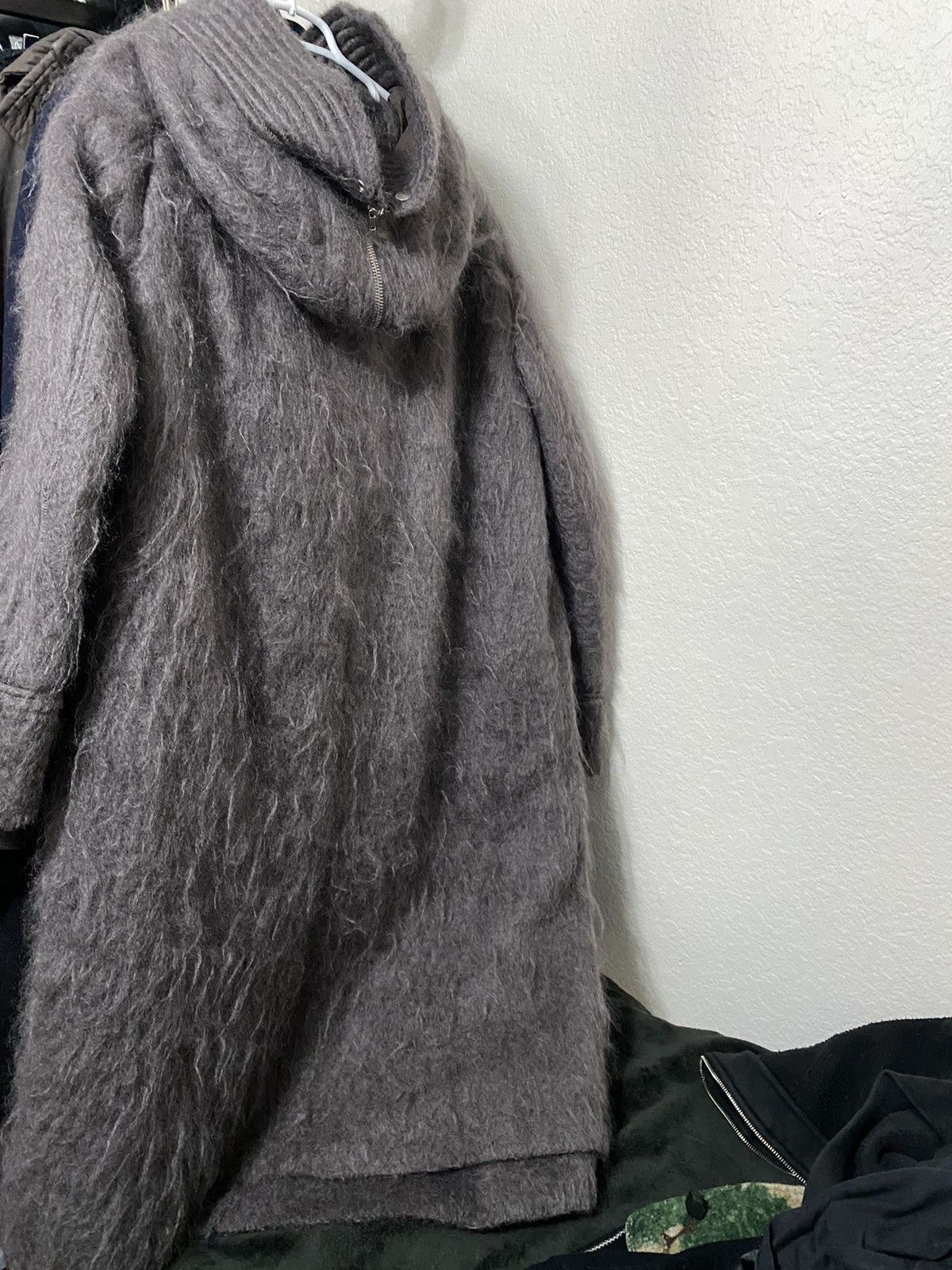 Rick Owens GRAIL AW16 MASTODON RUNWAY MOHAIR MEGA PARKA Size US M / EU 48-50 / 2 - 3 Thumbnail