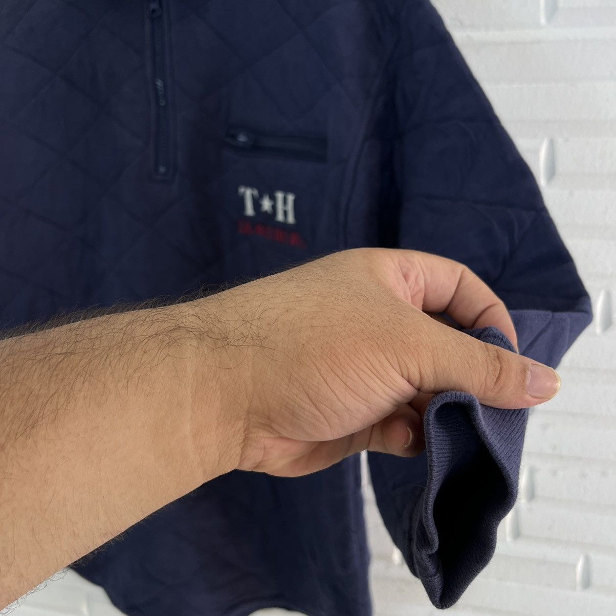 Japanese Brand VINTAGE TOMMY HILFIGER COLLAR SWEATSHIRT BIG LOGO Size US M / EU 48-50 / 2 - 5 Thumbnail