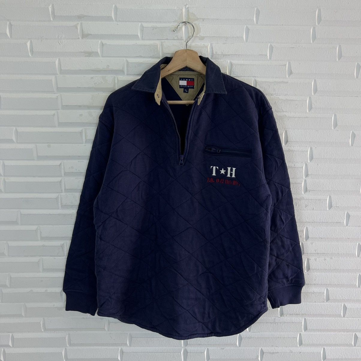 Japanese Brand VINTAGE TOMMY HILFIGER COLLAR SWEATSHIRT BIG LOGO Size US M / EU 48-50 / 2 - 9 Thumbnail