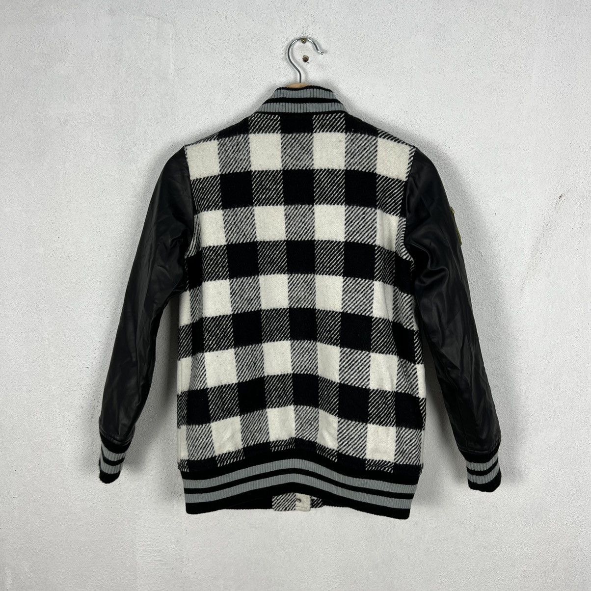 Japanese Brand RARE TARTAN DESIGN VARSITY JACKET ROTE ROSE BIG LOGO Size US M / EU 48-50 / 2 - 9 Thumbnail