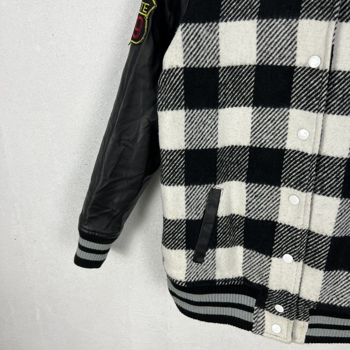 Japanese Brand RARE TARTAN DESIGN VARSITY JACKET ROTE ROSE BIG LOGO Size US M / EU 48-50 / 2 - 5 Thumbnail