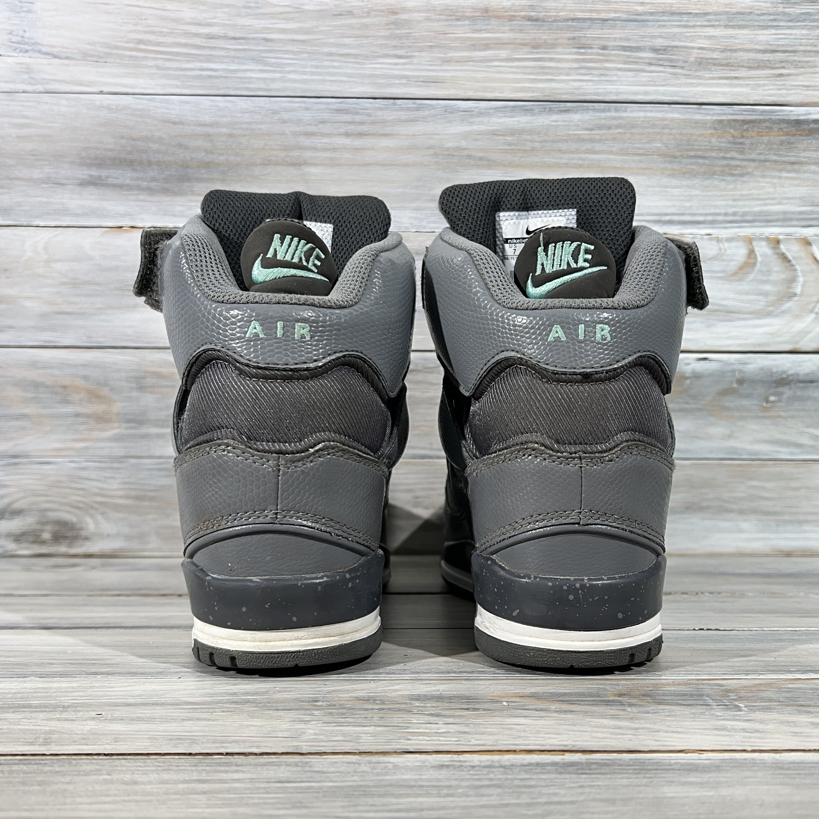 Nike Nike Air Revolution Sky Hi 'Hyper Turquoise' Women'sSneakers Size US 7 / IT 37 - 6 Thumbnail