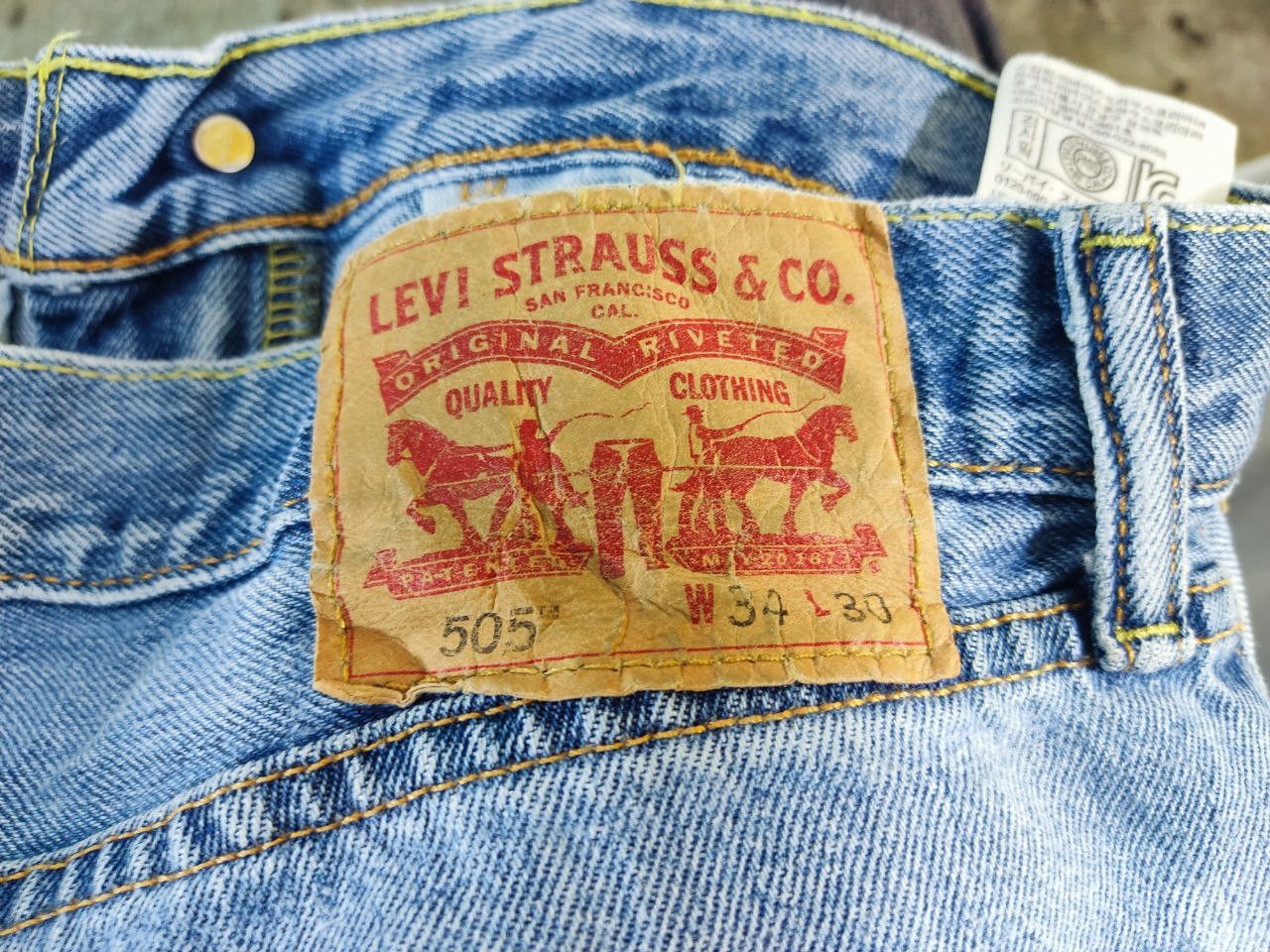 Levi's levis 505 straight cut distressed denim Size US 35 - 3 Thumbnail