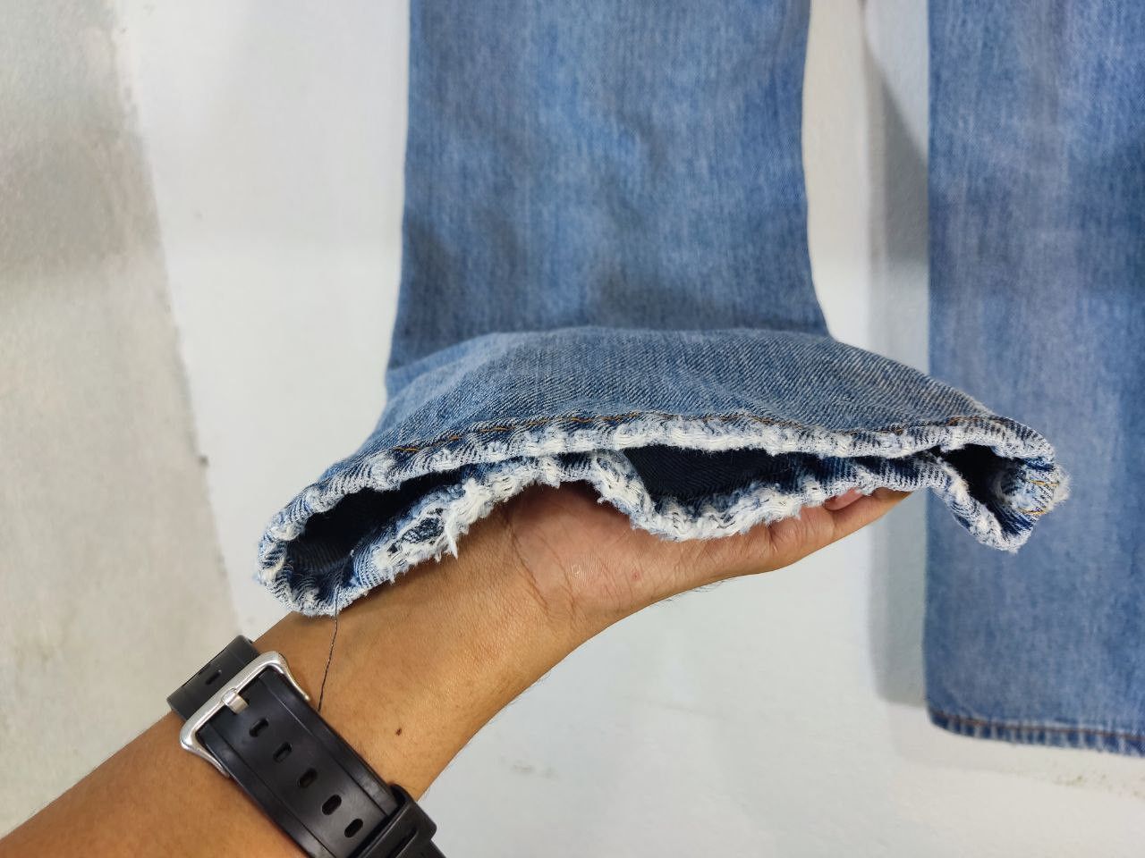 Levi's levis 505 straight cut distressed denim Size US 35 - 4 Thumbnail