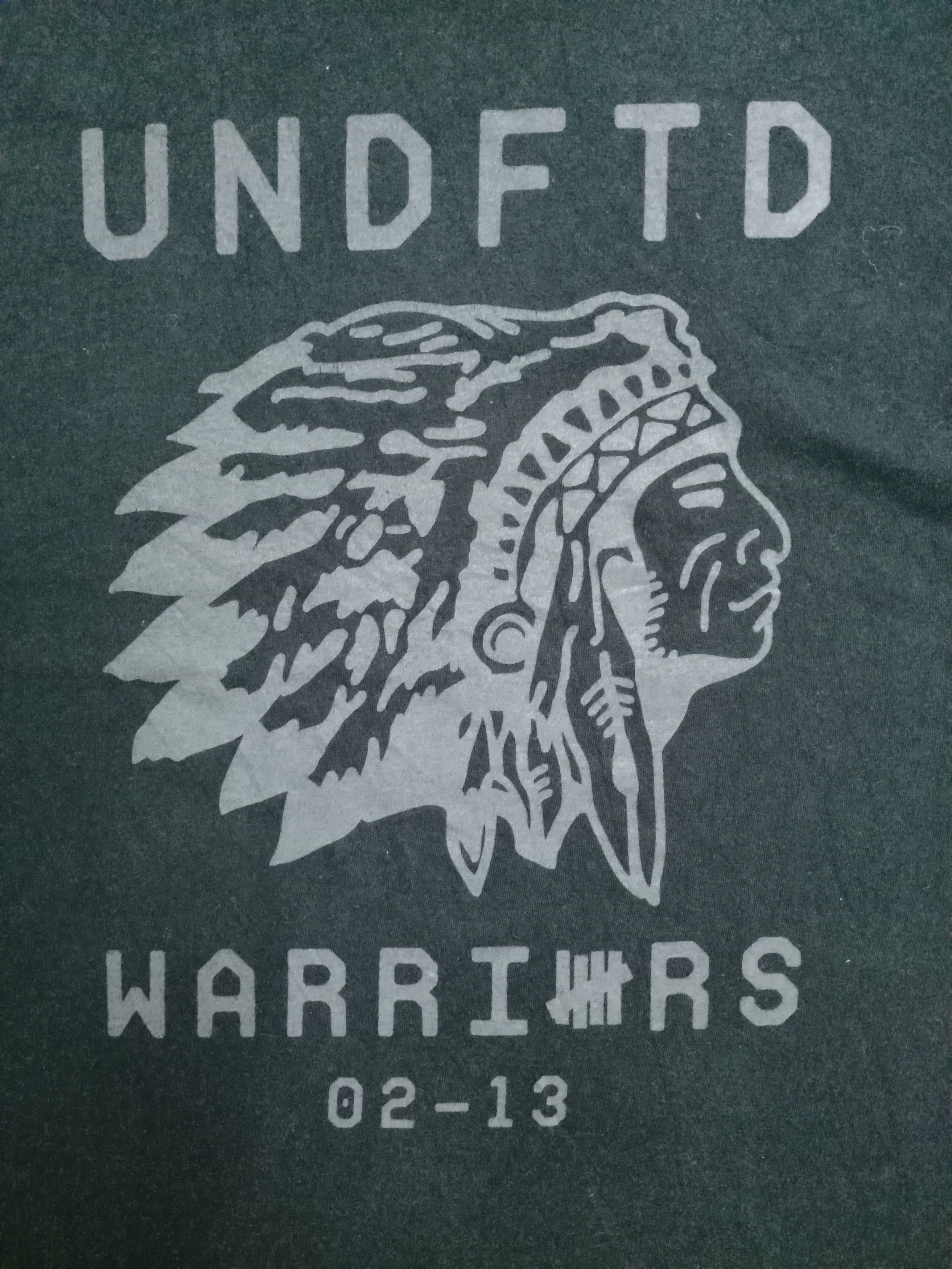 Undefeated × Vintage 💥BESTOFFER💥Vintage Undefeated Red Indian Warriors T-shirt Size US M / EU 48-50 / 2 - 4 Thumbnail