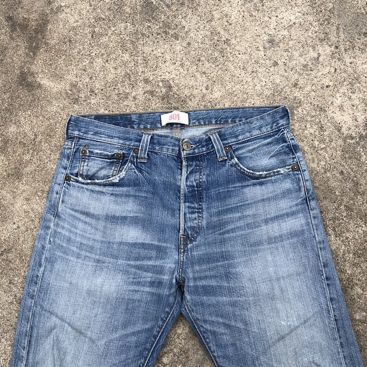 Levi's × Levi's Vintage Clothing 🔥Rare🔥Levis 501 Stone Wash Rips Distress Denim Shorts Pants Size US 32 / EU 48 - 2 Thumbnail