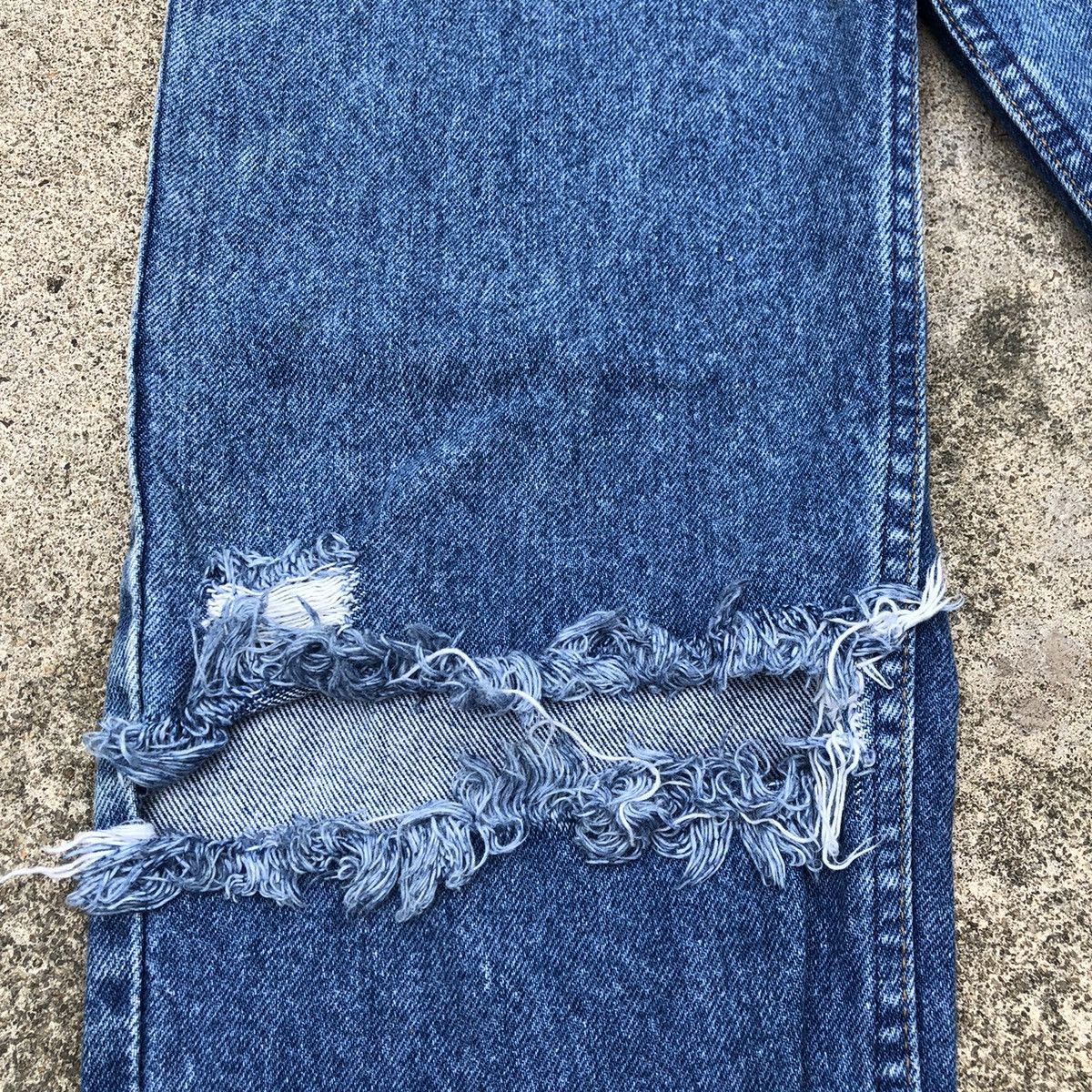 Levi's × Levi's Vintage Clothing 🔥Rare🔥Levis 610-0217 Stone Wash Rips Distress Denim Jeans Size US 29 - 8 Thumbnail
