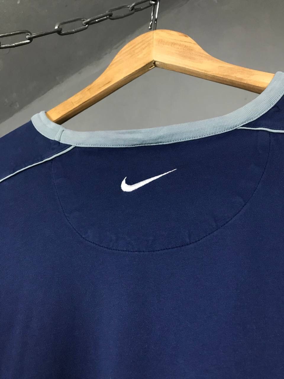 Vintage Nike air swoosh vintage center logo tee Size US XL / EU 56 / 4 - 8 Thumbnail