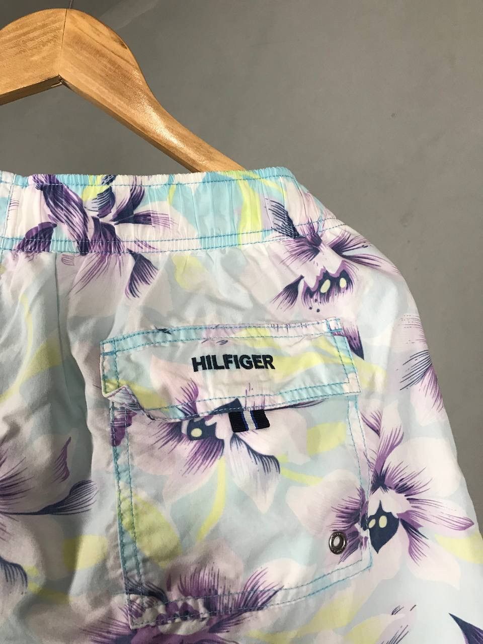 Tommy Hilfiger Tommy Hilfiger luxury flowers shorts Size US 34 / EU 50 - 8 Thumbnail