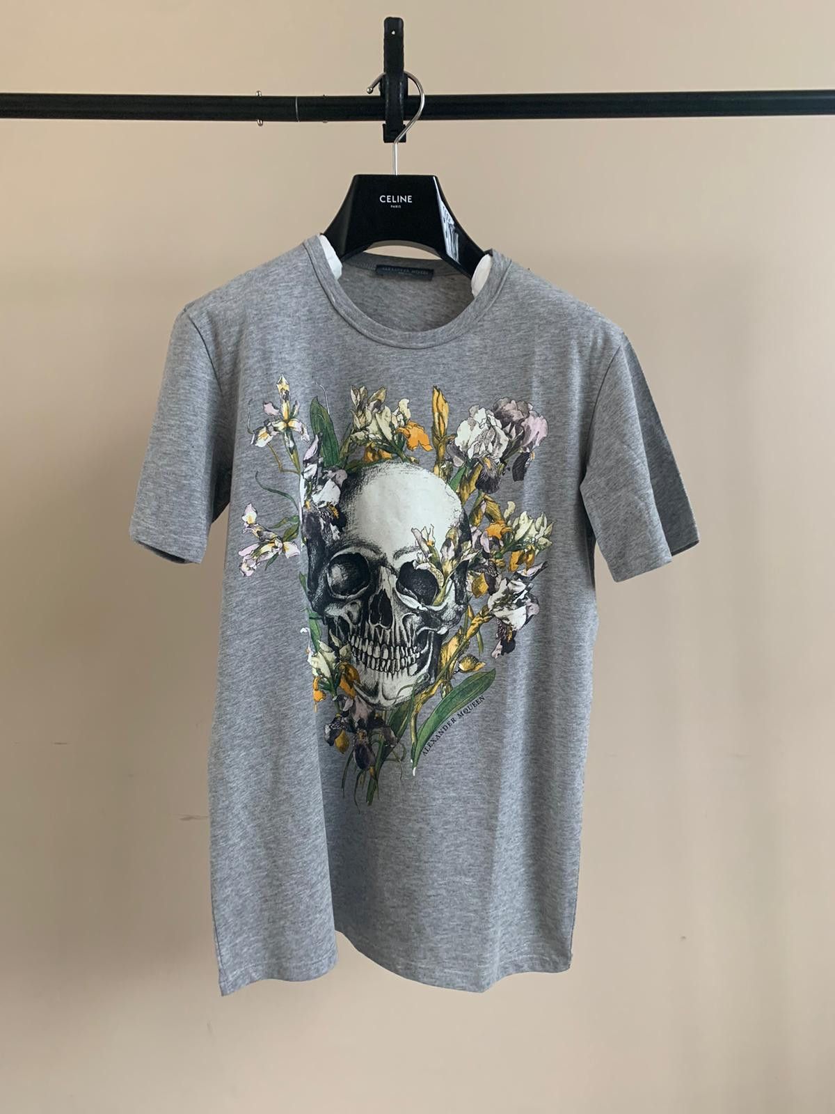 Alexander McQueen Skull & Floral Logo Tee in Grey, Multicolor Size US M / EU 48-50 / 2 - 3 Thumbnail