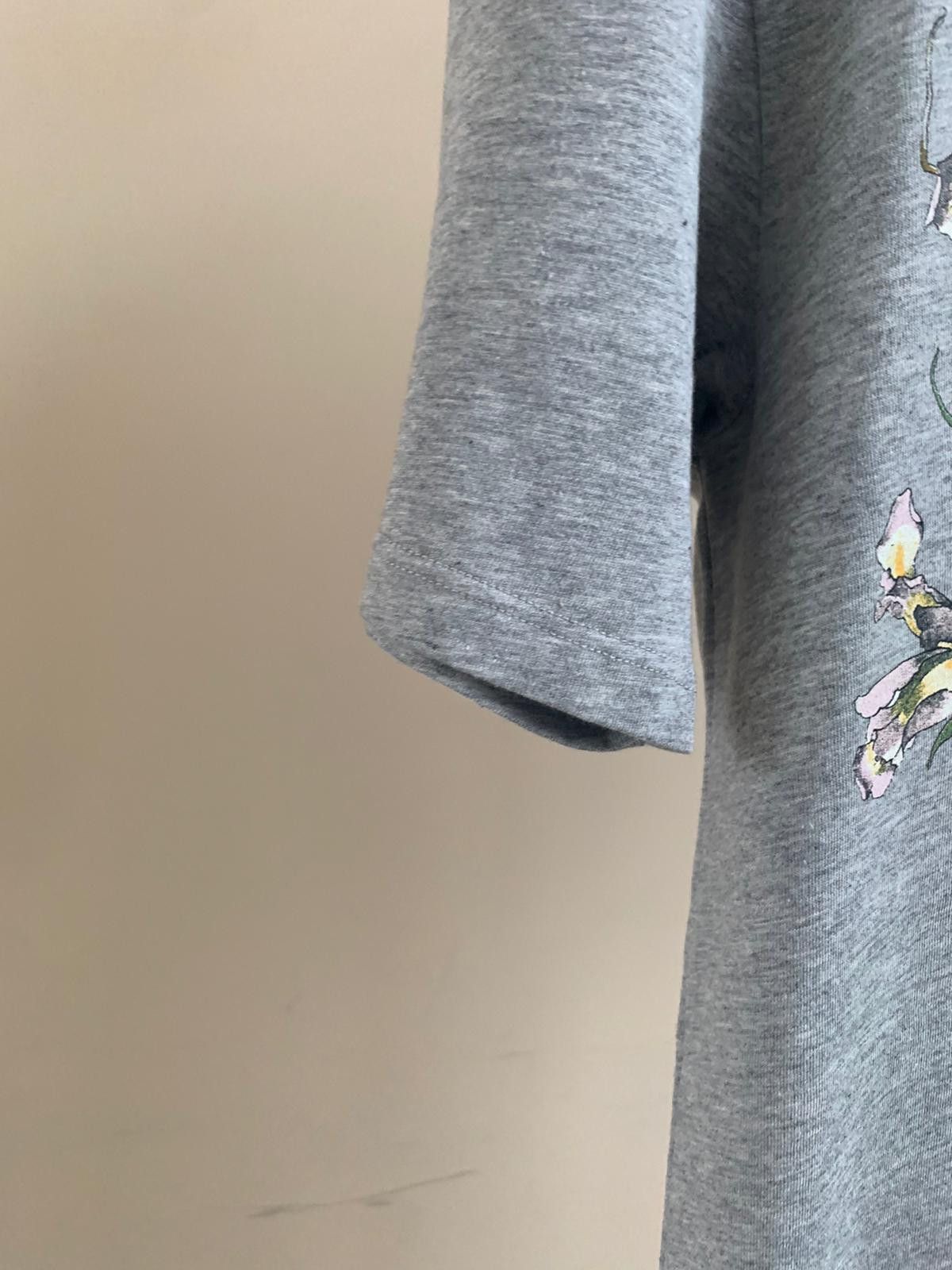 Alexander McQueen Skull & Floral Logo Tee in Grey, Multicolor Size US M / EU 48-50 / 2 - 9 Thumbnail