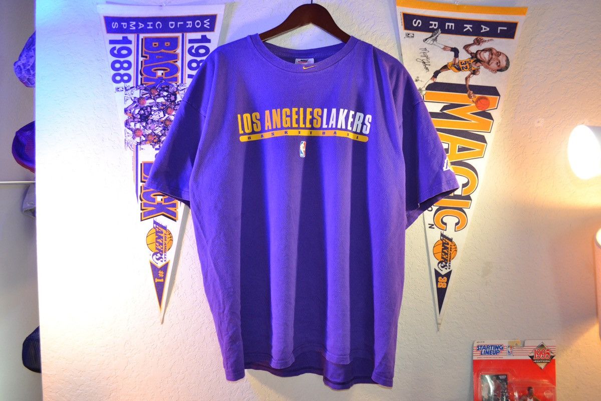 La Lakers Nike Center Swoosh T Shirt Mens L Large Y2K Los Angeles Lakers