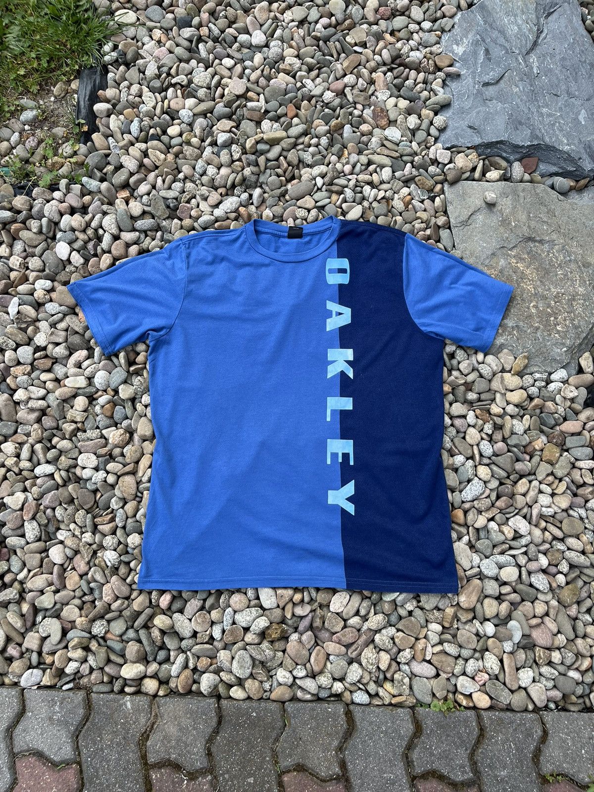 Oakley vintage tee t-shirt big logo outdoor two-color
