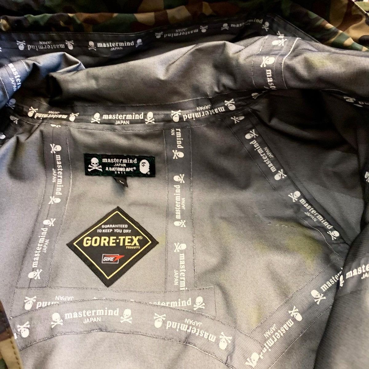 Bape × Mastermind Japan BAPE x MASTERMIND JAPAN GORE-TEX SNOWBOARD JACKET 2011 Size US L / EU 52-54 / 3 - 8 Thumbnail