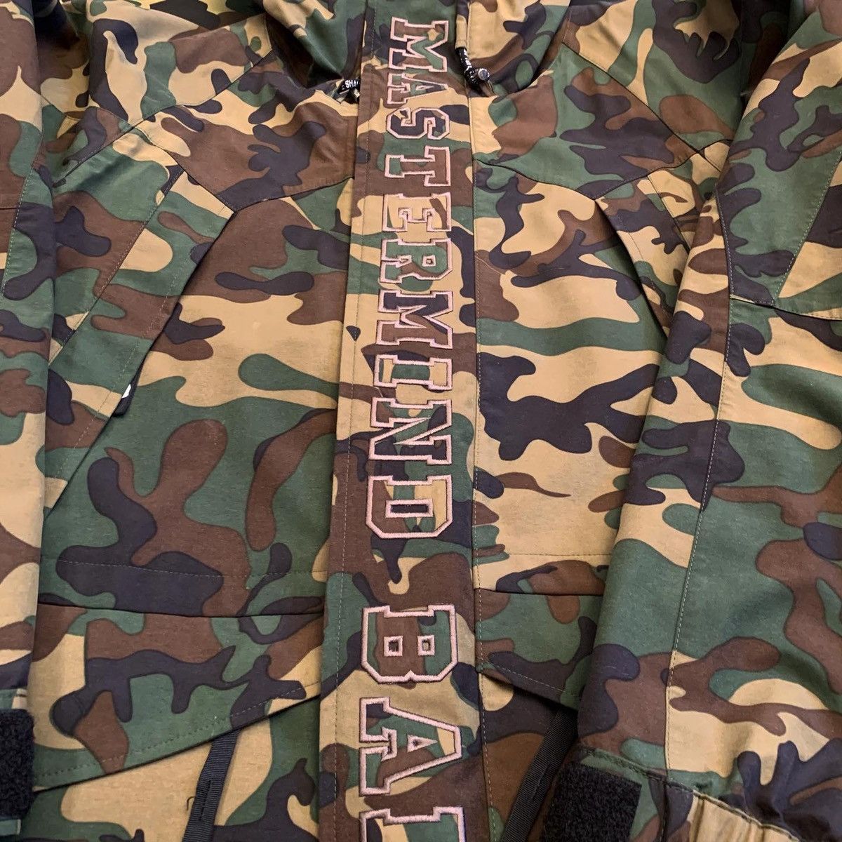 Bape × Mastermind Japan BAPE x MASTERMIND JAPAN GORE-TEX SNOWBOARD JACKET 2011 Size US L / EU 52-54 / 3 - 3 Thumbnail
