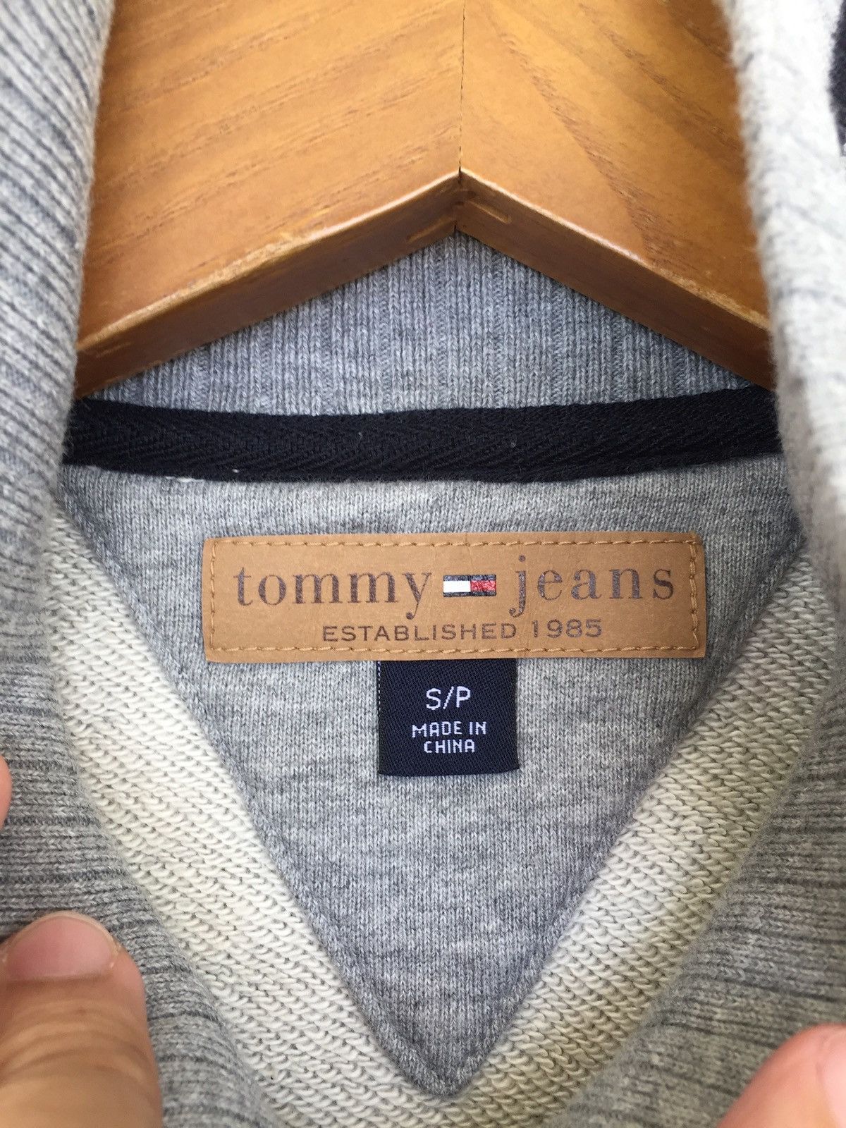 Tommy Hilfiger Rare‼️Tommy Jeans Varsity Embroidered Big Logo Size S / US 4 / IT 40 - 4 Thumbnail
