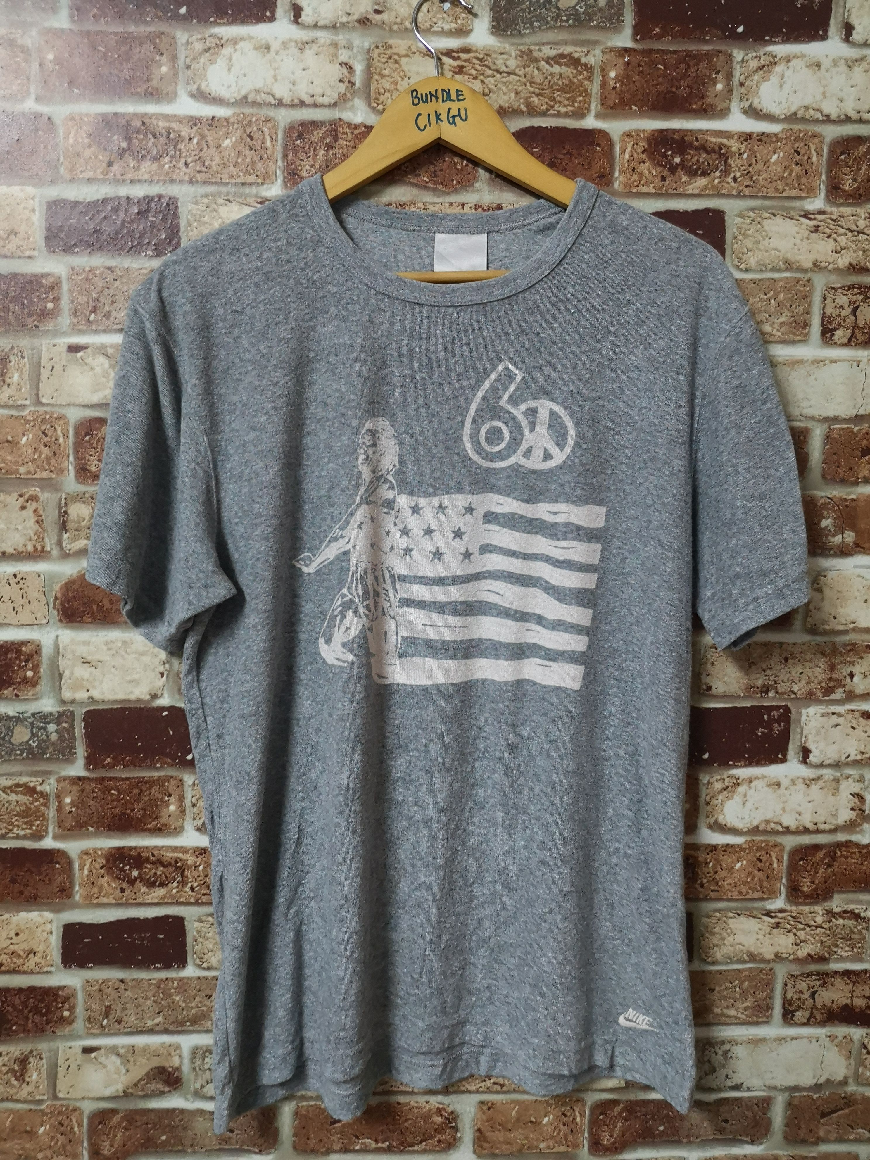 Nike NIKE TEE Size US L / EU 52-54 / 3 - 1 Thumbnail