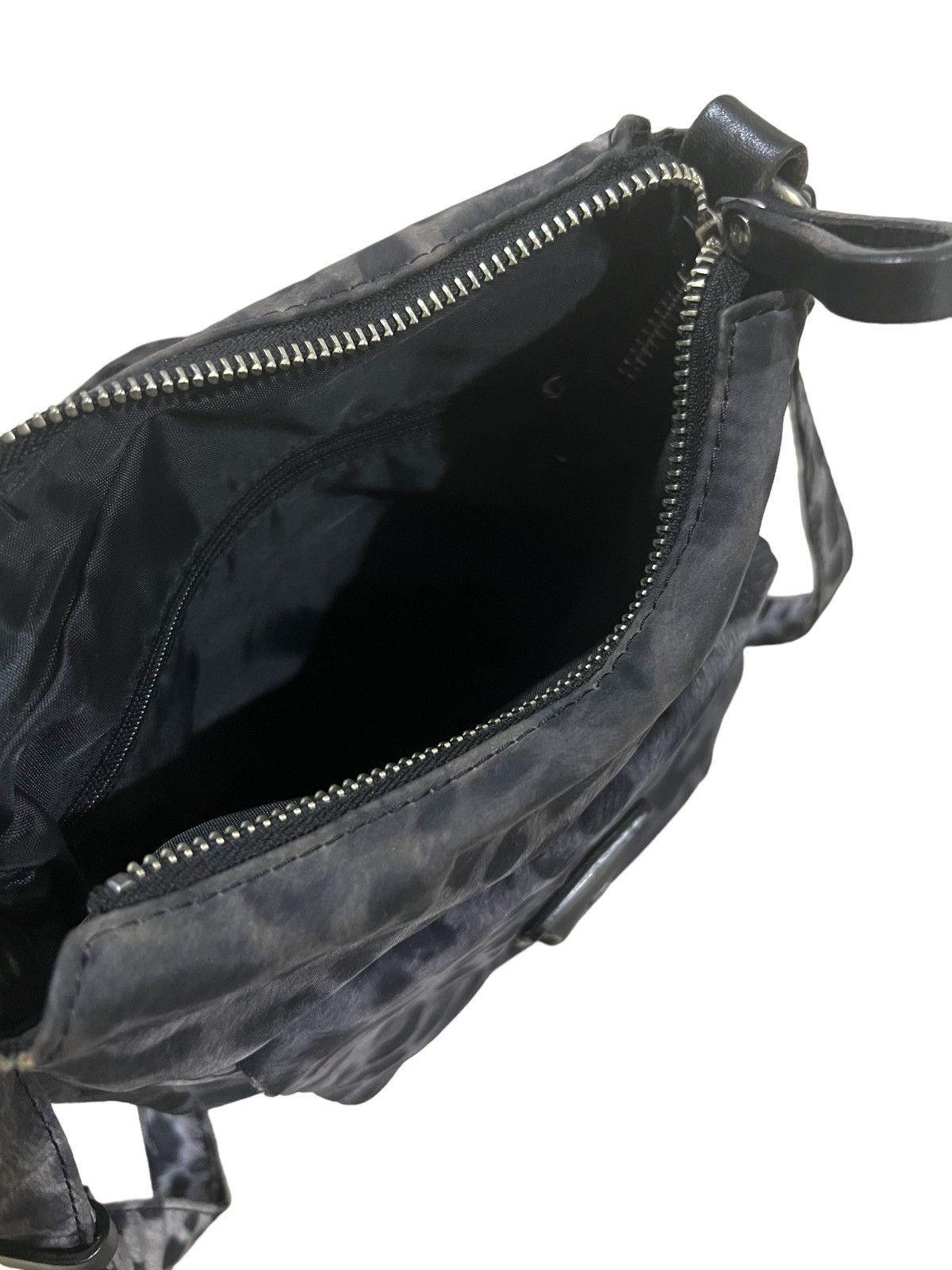 Hysteric Glamour GRAIL🔥OG Kansai Yamamoto Dark 🐆 Print Tanker Crossbody Bag Size ONE SIZE - 9 Thumbnail