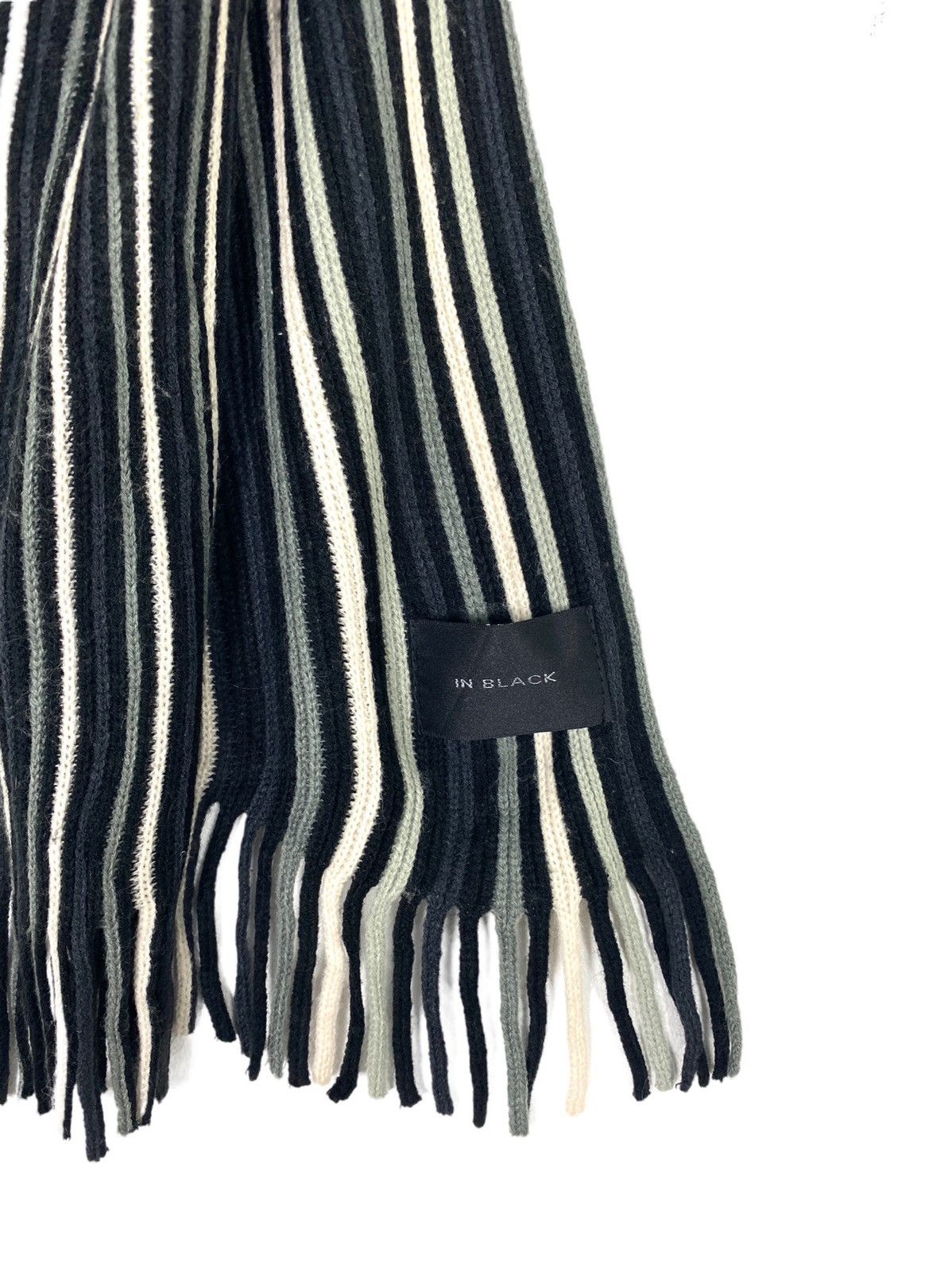Vintage Rare‼️ Vintage In Black Stripe Colour Block Scarf Size ONE SIZE - 4 Thumbnail