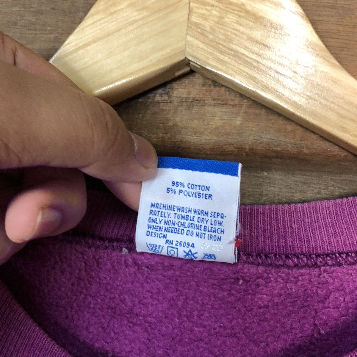 Champion Champion vintage faded Purple Sweathshirt #062B Size US L / EU 52-54 / 3 - 10 Thumbnail