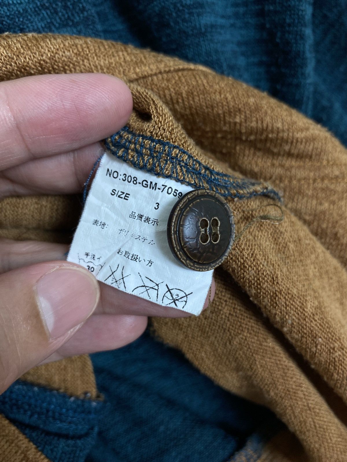 Japanese Brand Rare‼️ Ggd Edition V Neck Cardigan Medium Size Size US M / EU 48-50 / 2 - 4 Thumbnail