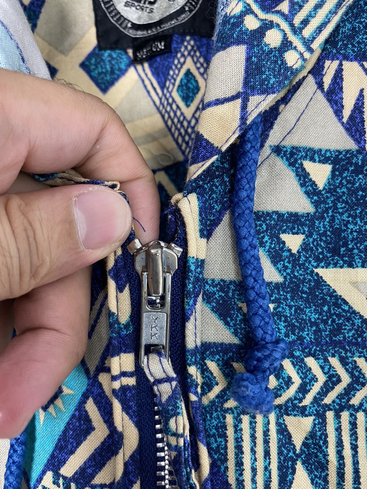 Japanese Brand Rare‼️ Vintage Up Sport Navajo Design Hoodie Jacket Size US M / EU 48-50 / 2 - 3 Thumbnail