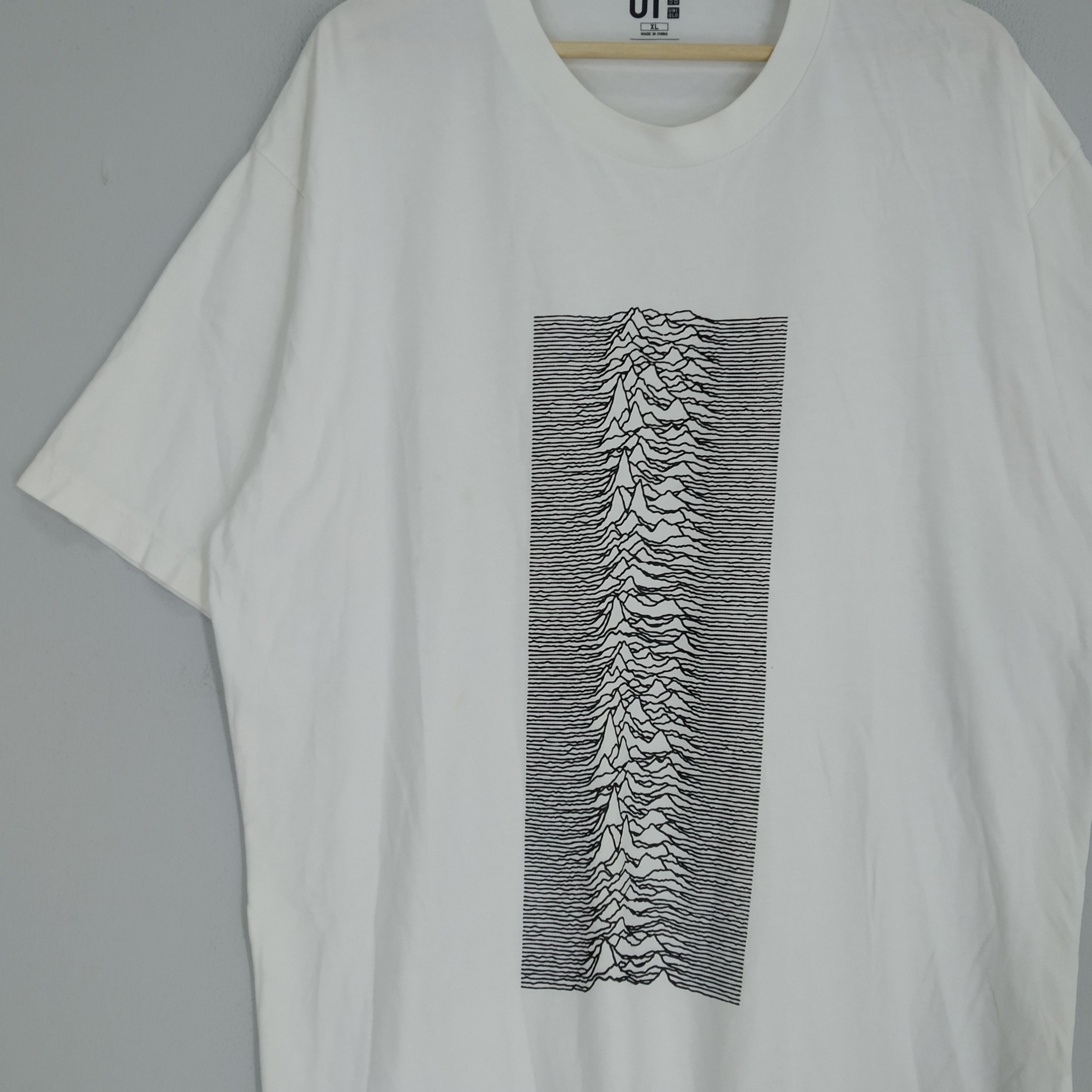 Band Tees × Joy Division × Uniqlo Uniqlo Peter Saville Remix X Joy Division Graphics Shirt Size US XL / EU 56 / 4 - 3 Thumbnail