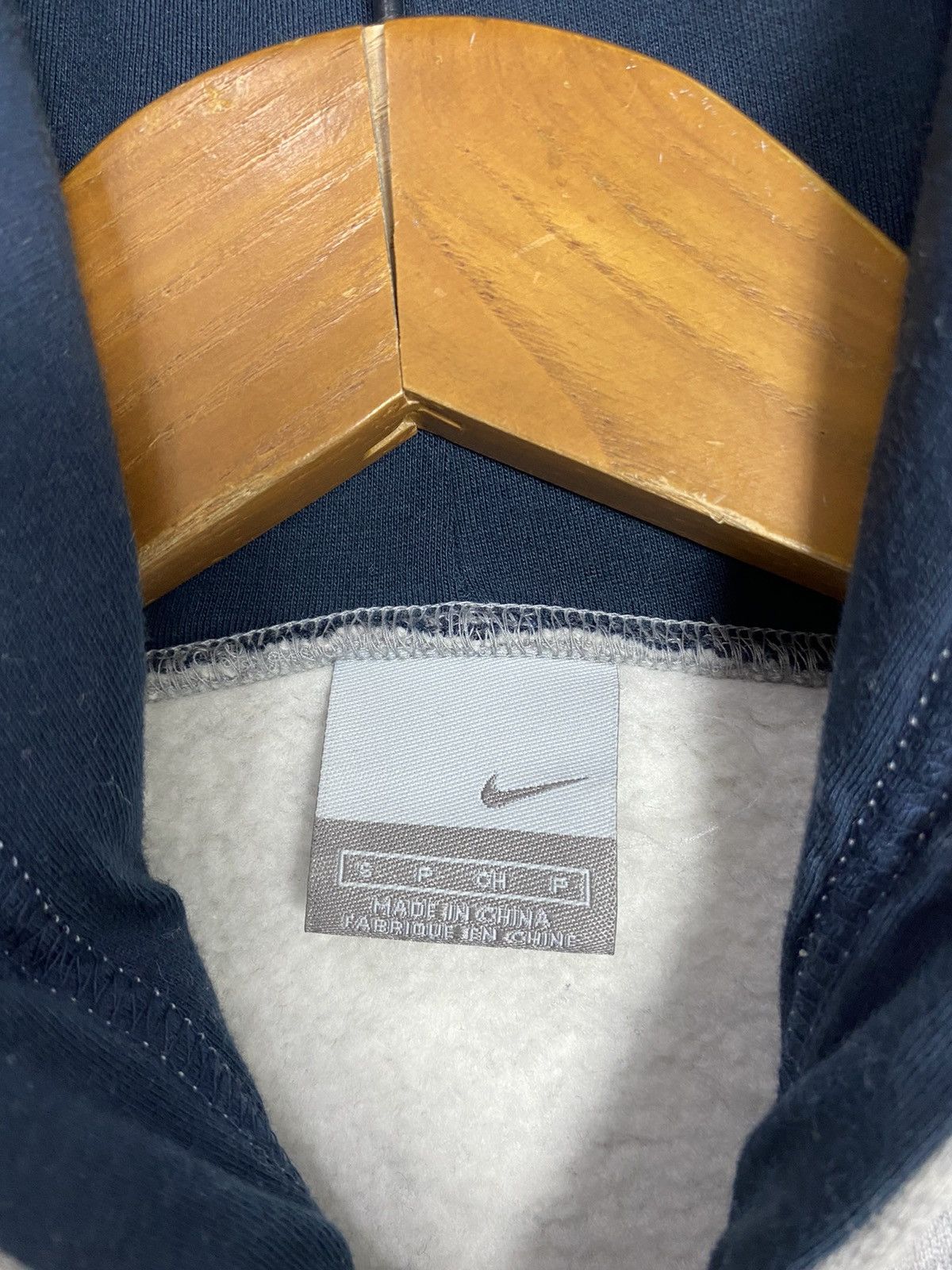 Nike Rare‼️ Nike Swoosh Center Hoodie Embroidery Big Logo Size S / US 4 / IT 40 - 3 Thumbnail