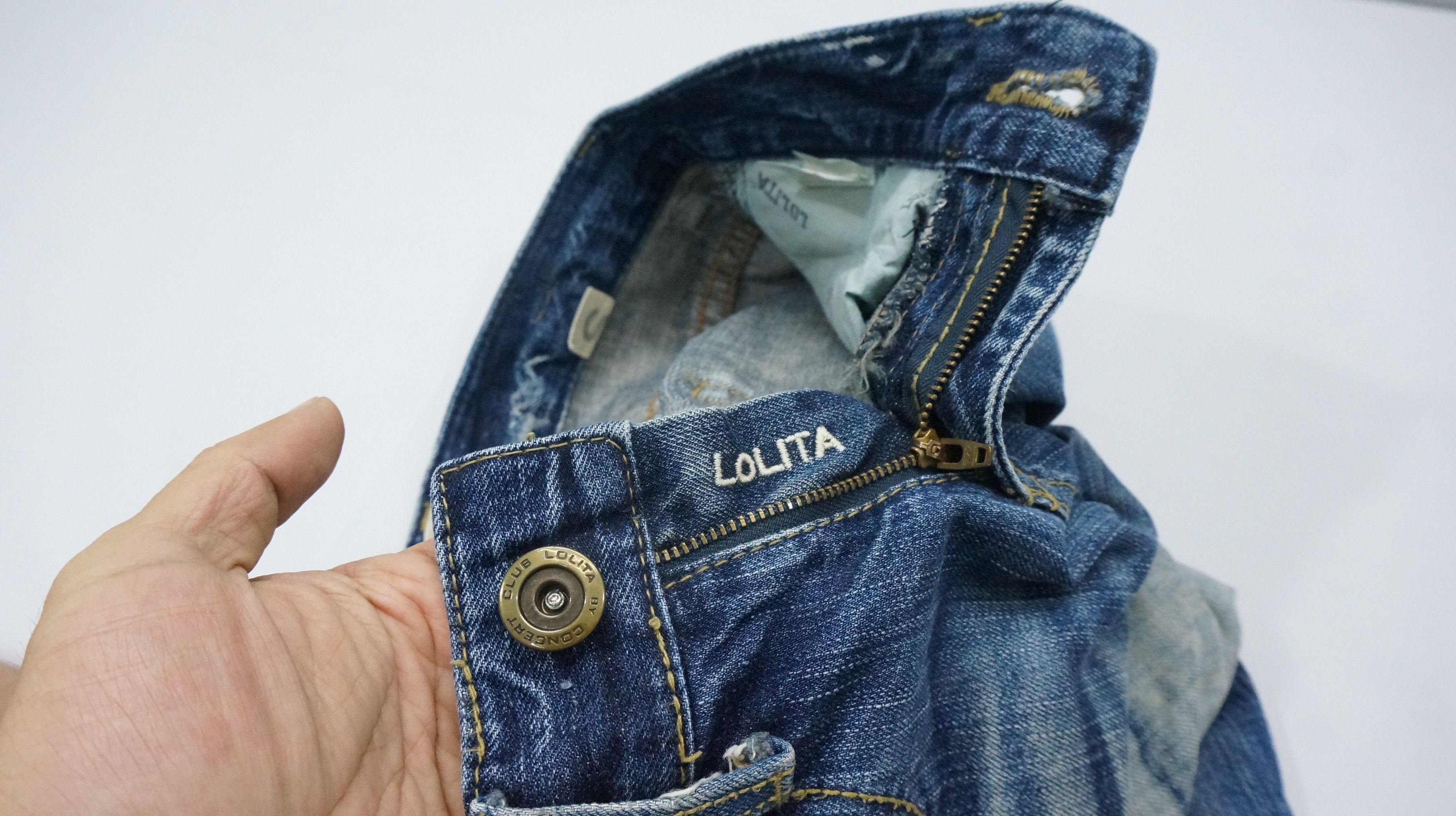 Japanese Brand RARE 🔥 YOSHITOMO NARA LOLITA Vintage Blue Jeans Size US 29 - 18 Thumbnail