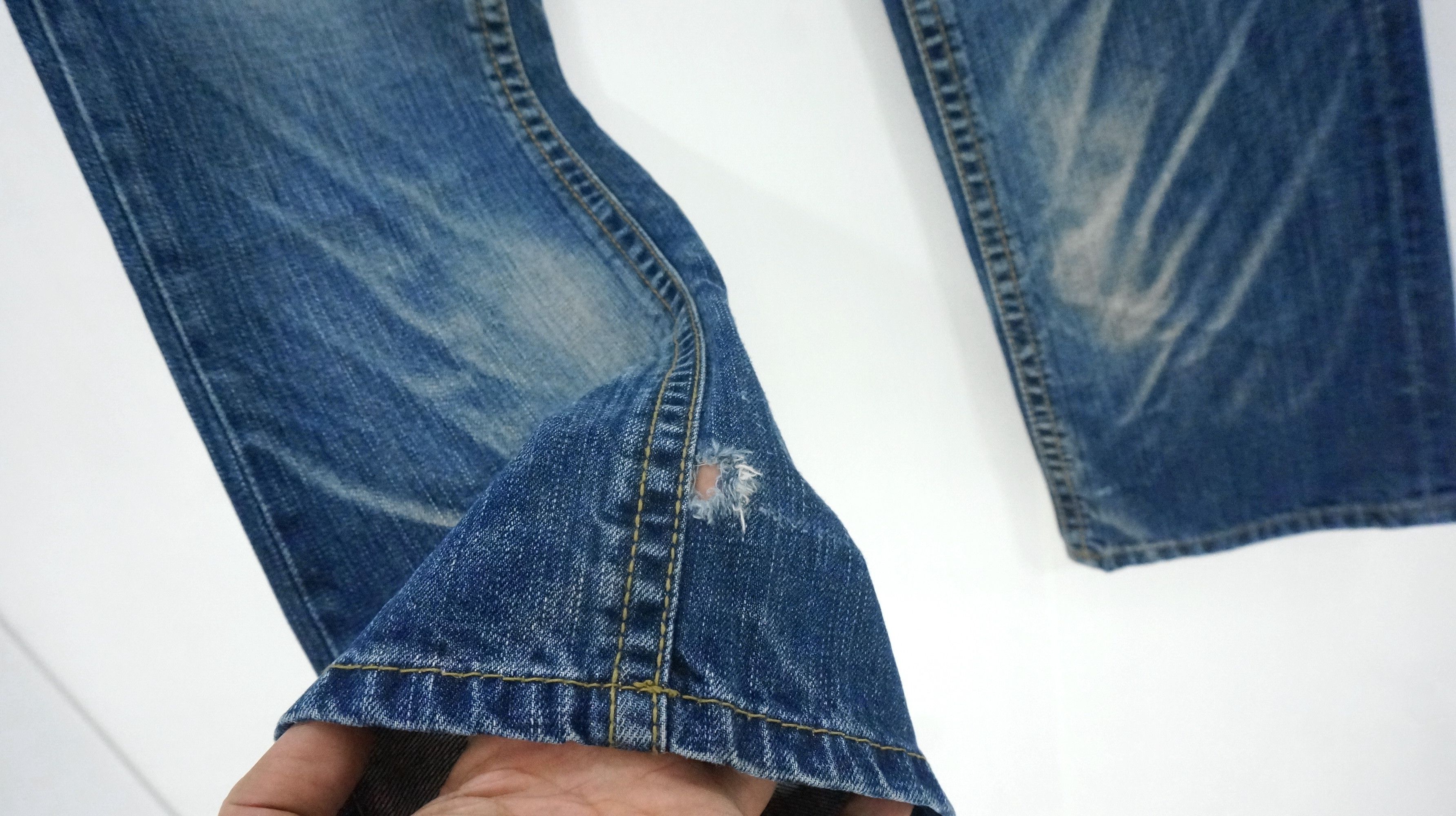 Japanese Brand RARE 🔥 YOSHITOMO NARA LOLITA Vintage Blue Jeans Size US 29 - 9 Thumbnail