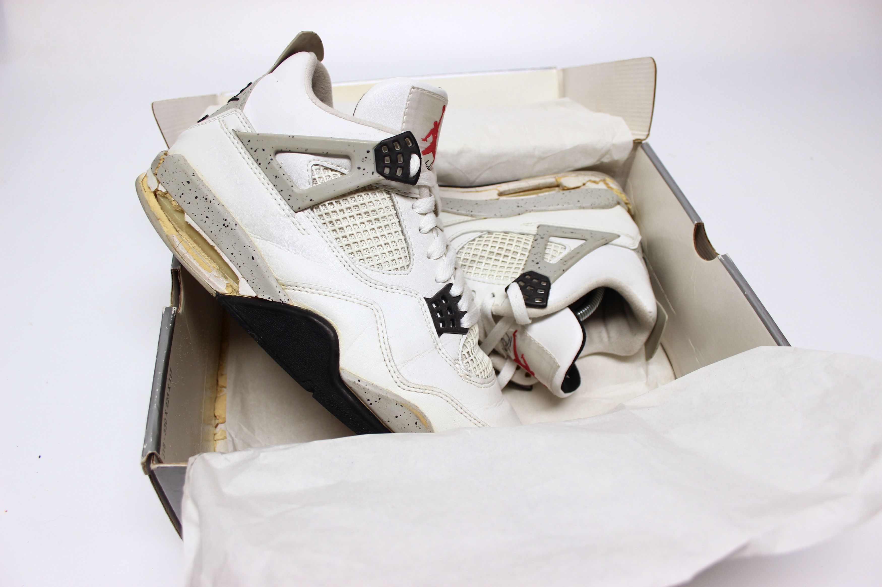 Jordan Brand 1999 White Cement 4 Size US 9.5 / EU 42-43 - 2 Thumbnail
