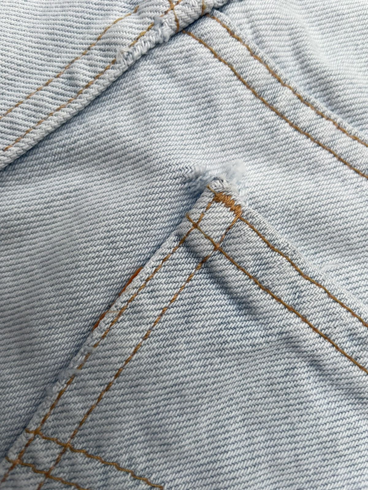 Levi's Vintage Levis 610 1997 Orange Tag Faded Aging Wash Denim Size US 32 / EU 48 - 12 Thumbnail