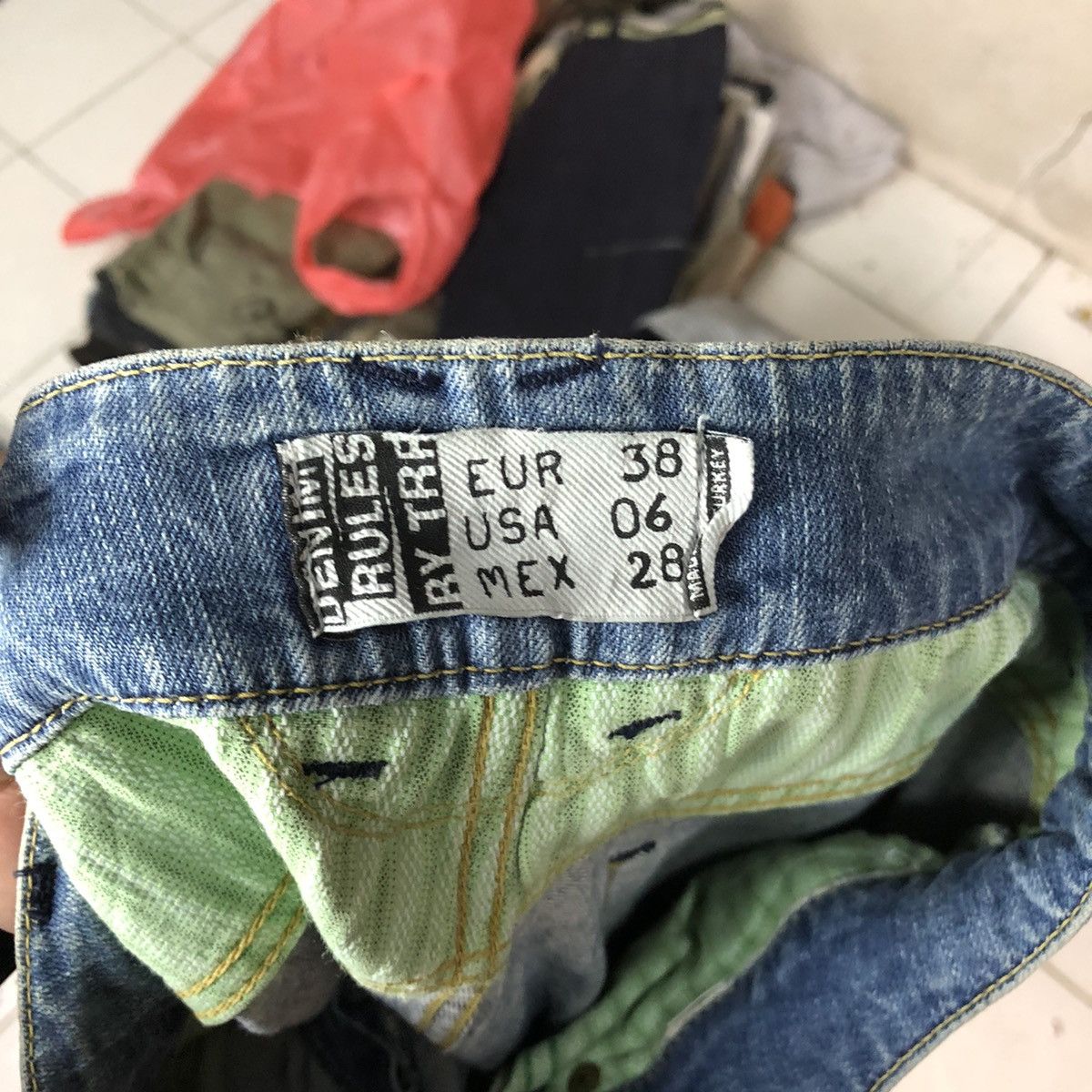 Japanese Brand Japan faded distressed Denim vintage jeans Pants #5742 Size 28" / US 6 / IT 42 - 15 Thumbnail