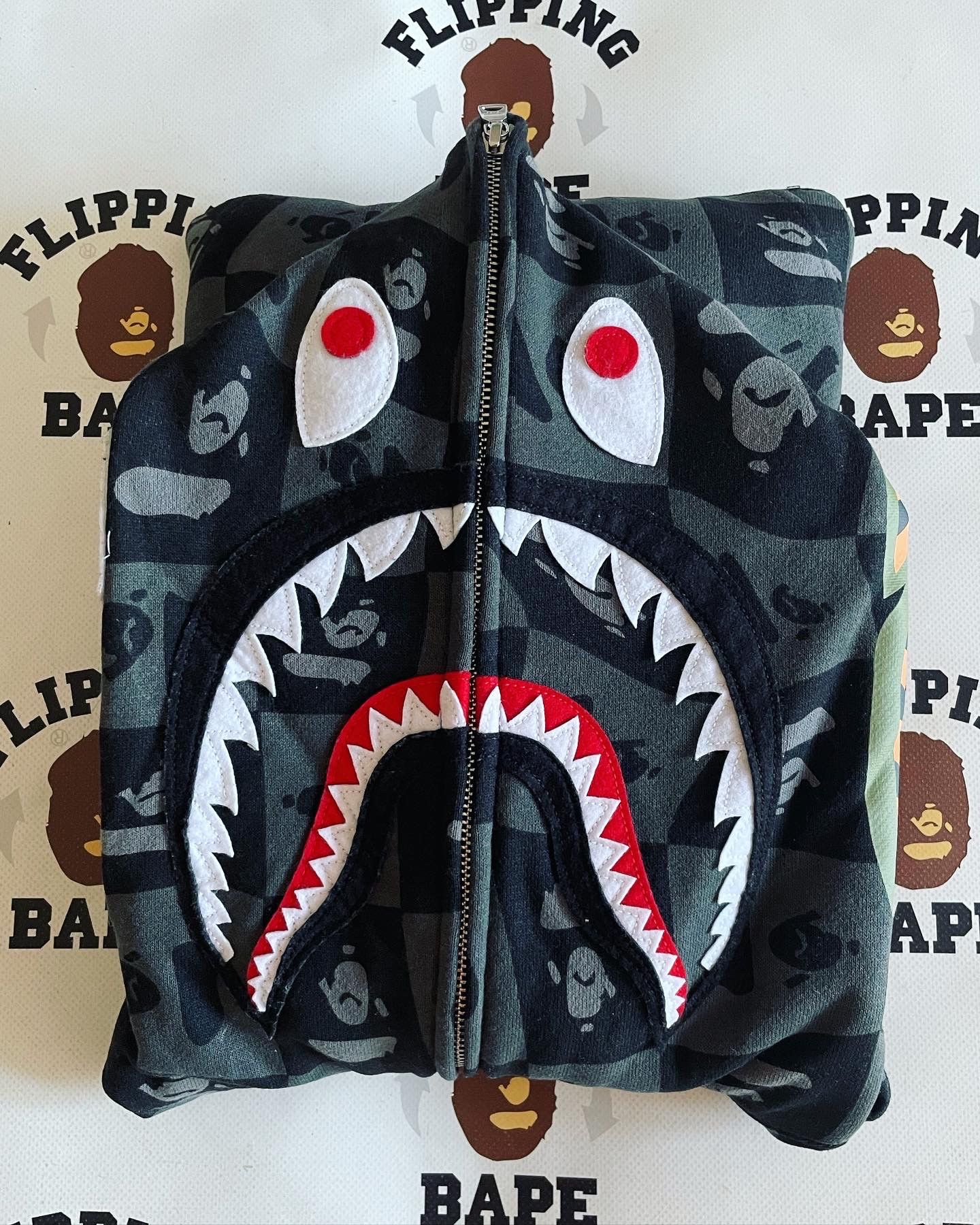 Bape BAPE DISTORTION SHARK RELAXED FIT FULL ZIP HOODIE Size US XL / EU 56 / 4 - 3 Thumbnail