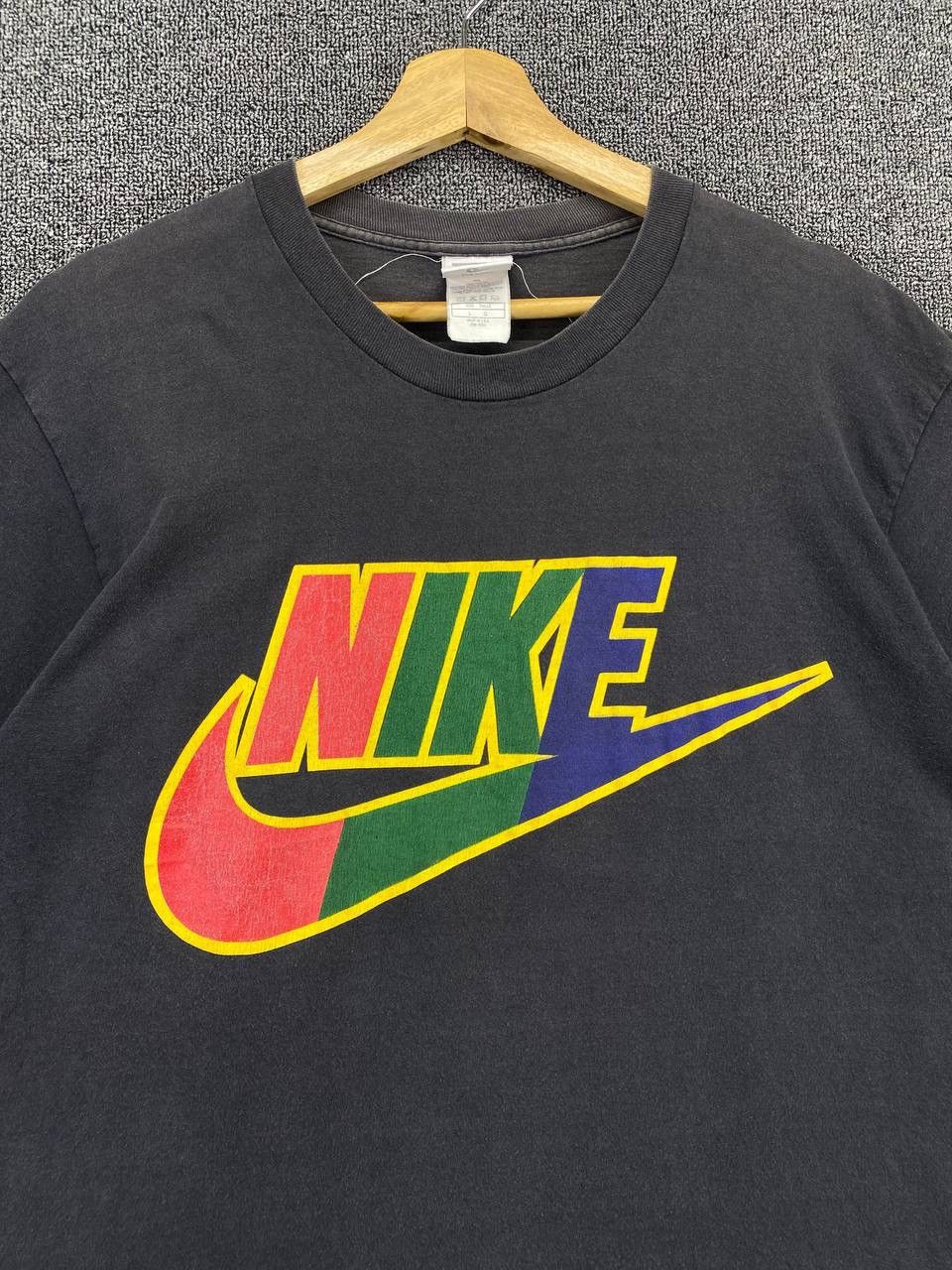 Nike Vintage Nike Swoosh Rainbow Multicolour Tees T Shirts Size US L / EU 52-54 / 3 - 8 Thumbnail