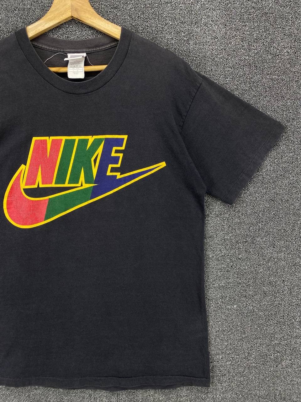 Nike Vintage Nike Swoosh Rainbow Multicolour Tees T Shirts Size US L / EU 52-54 / 3 - 5 Thumbnail