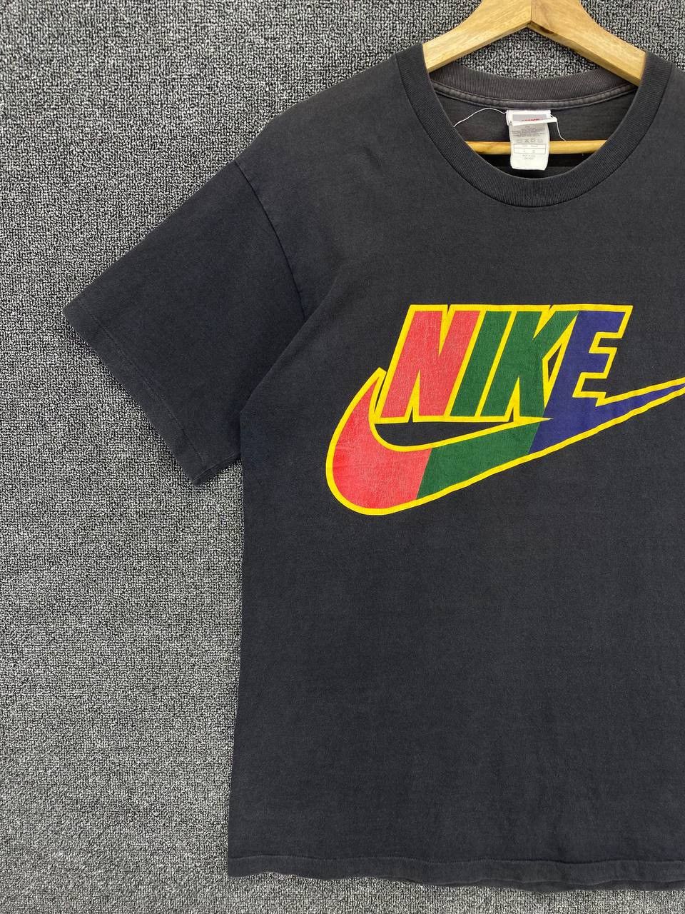 Nike Vintage Nike Swoosh Rainbow Multicolour Tees T Shirts Size US L / EU 52-54 / 3 - 4 Thumbnail