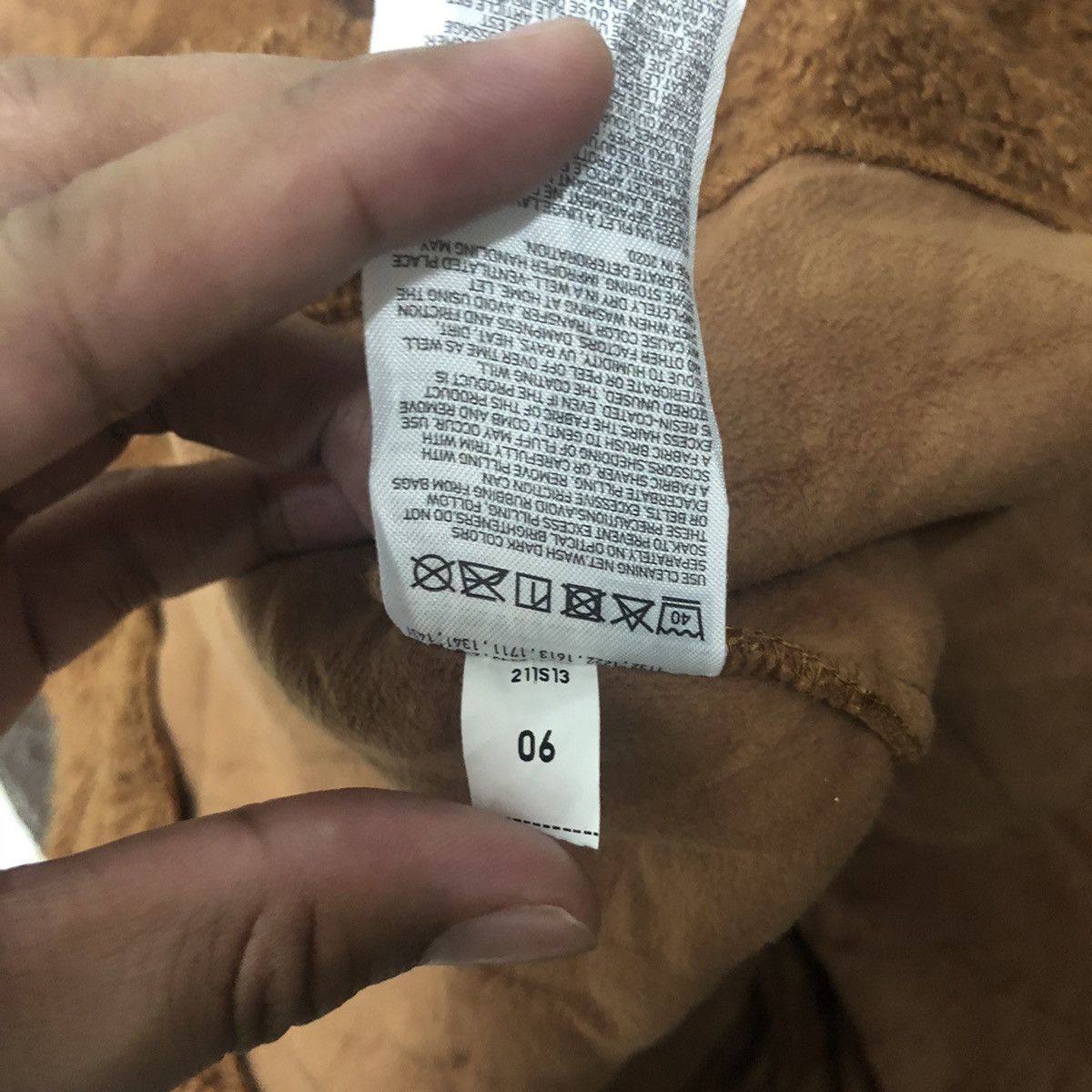 JW Anderson Vintage JW Anderson Uniqlo Button Ups Sherpa Jacket Size US S / EU 44-46 / 1 - 11 Thumbnail
