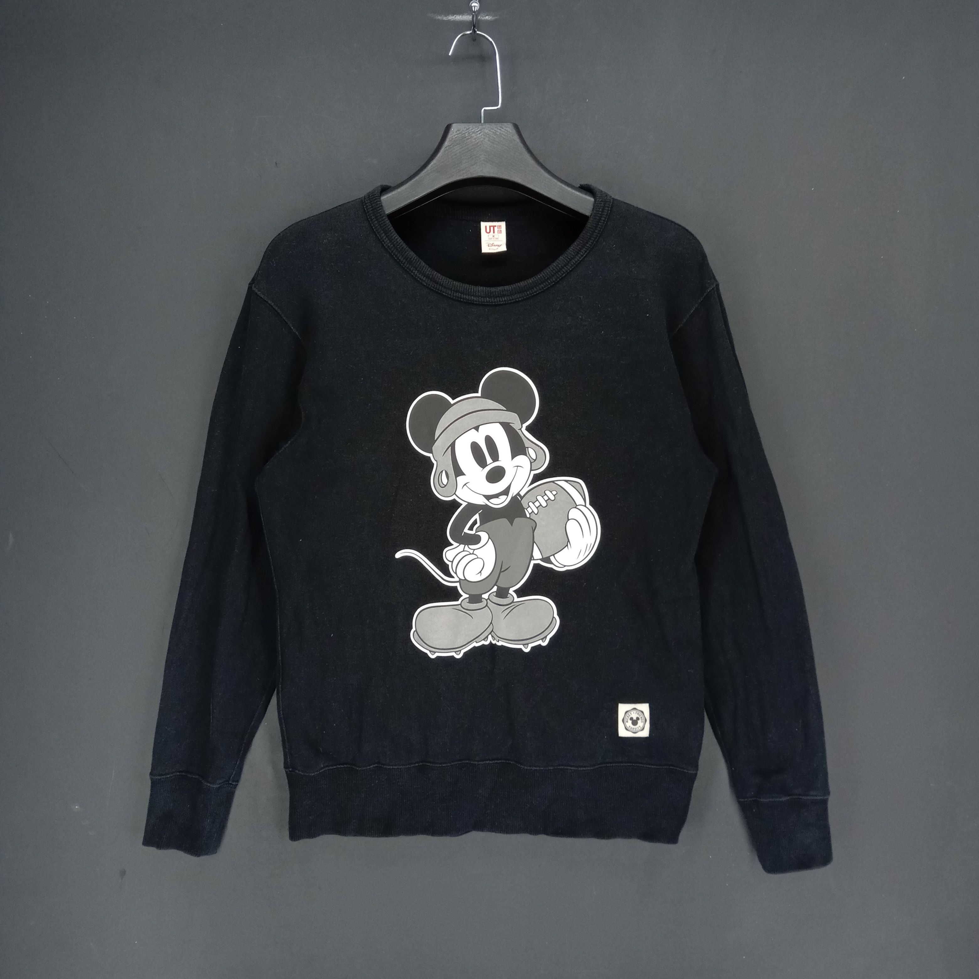 Disney Rare Micky Mouse Play Rugby Big Logo Sweatshirt #1555-63 Size US S / EU 44-46 / 1 - 1 Thumbnail