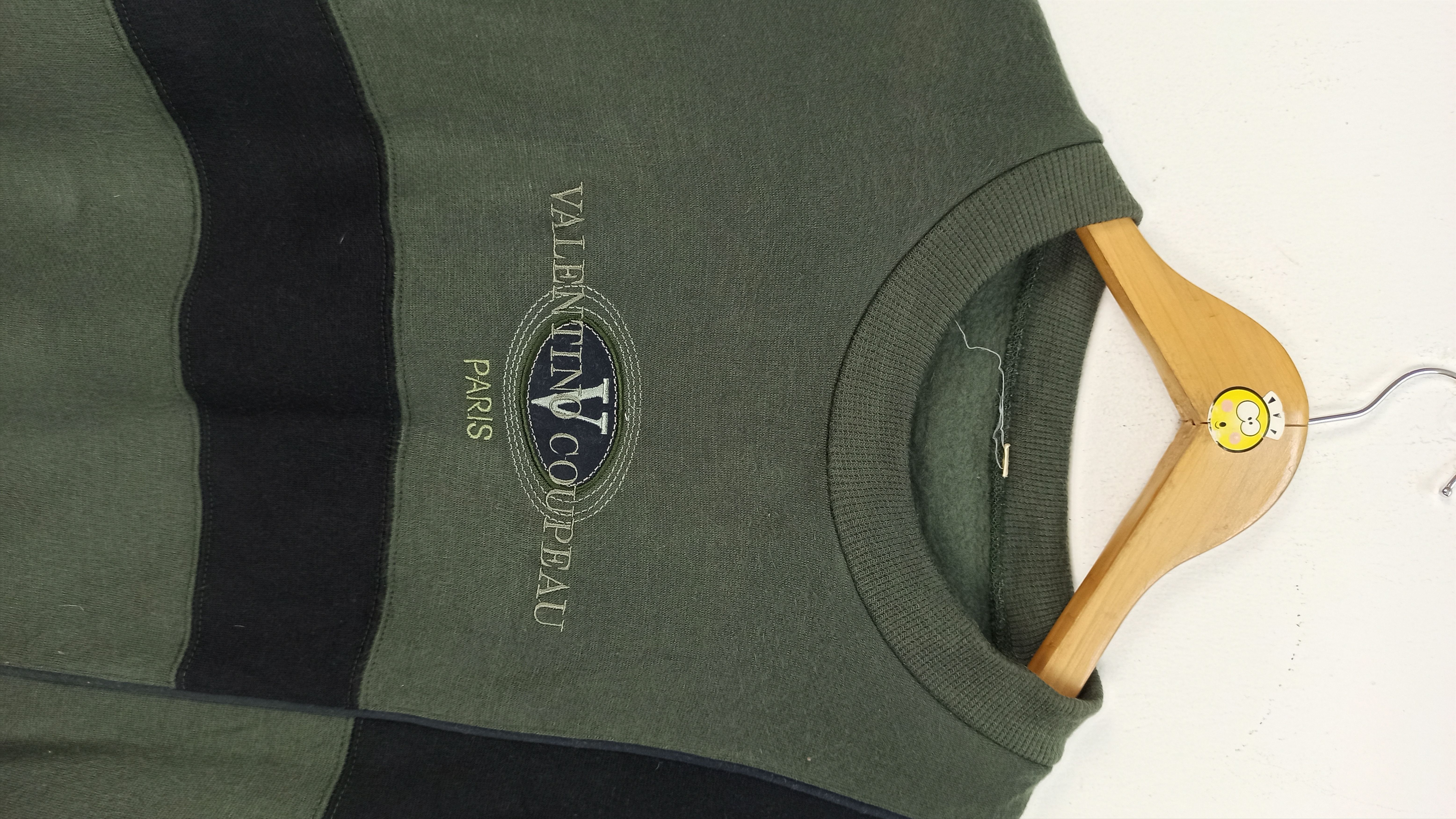 Valentino Sweatshirt Valentino Coupeau Paris Embroidered Big Logo Size US L / EU 52-54 / 3 - 2 Thumbnail