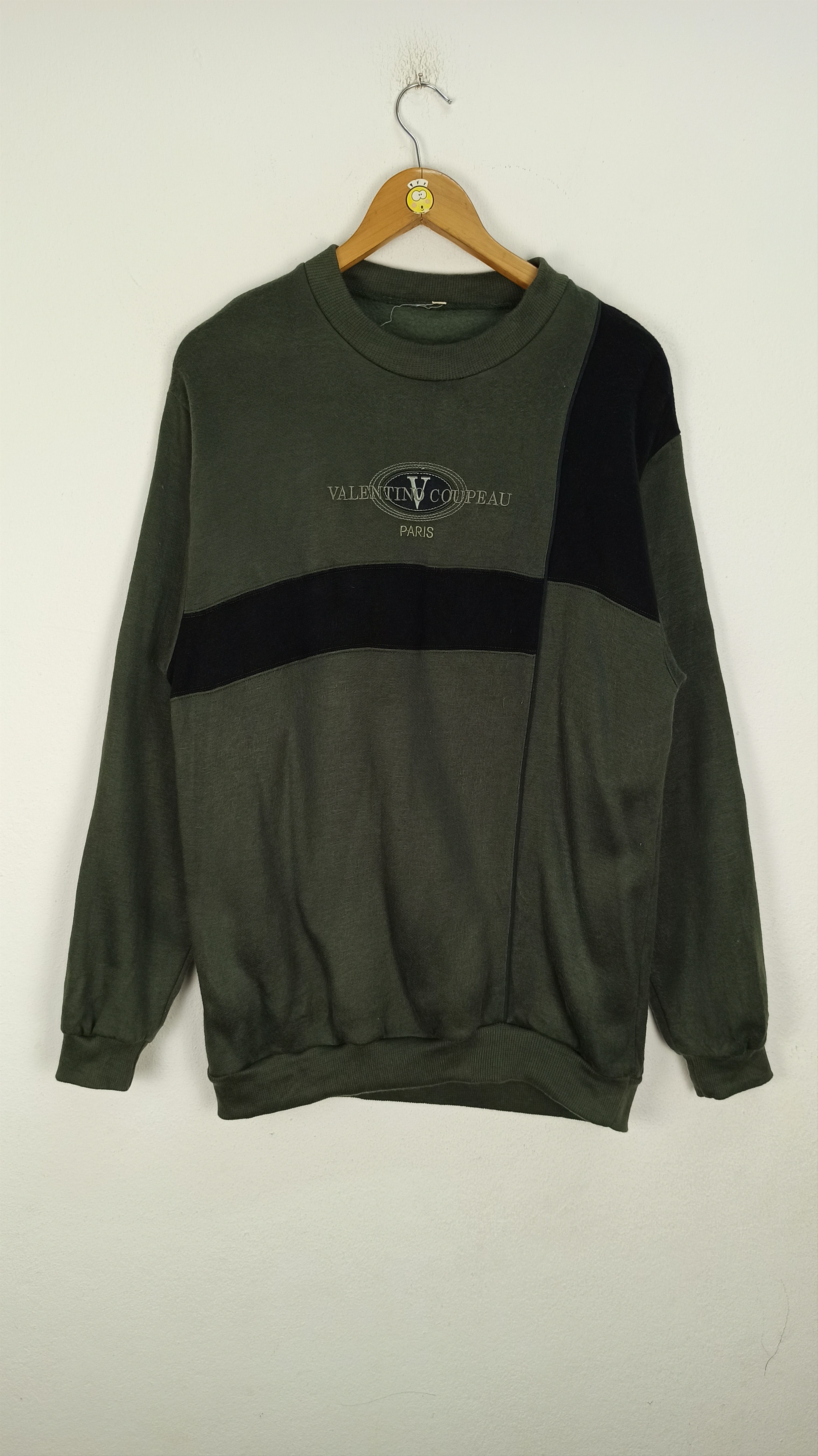 Valentino Sweatshirt Valentino Coupeau Paris Embroidered Big Logo Size US L / EU 52-54 / 3 - 1 Thumbnail